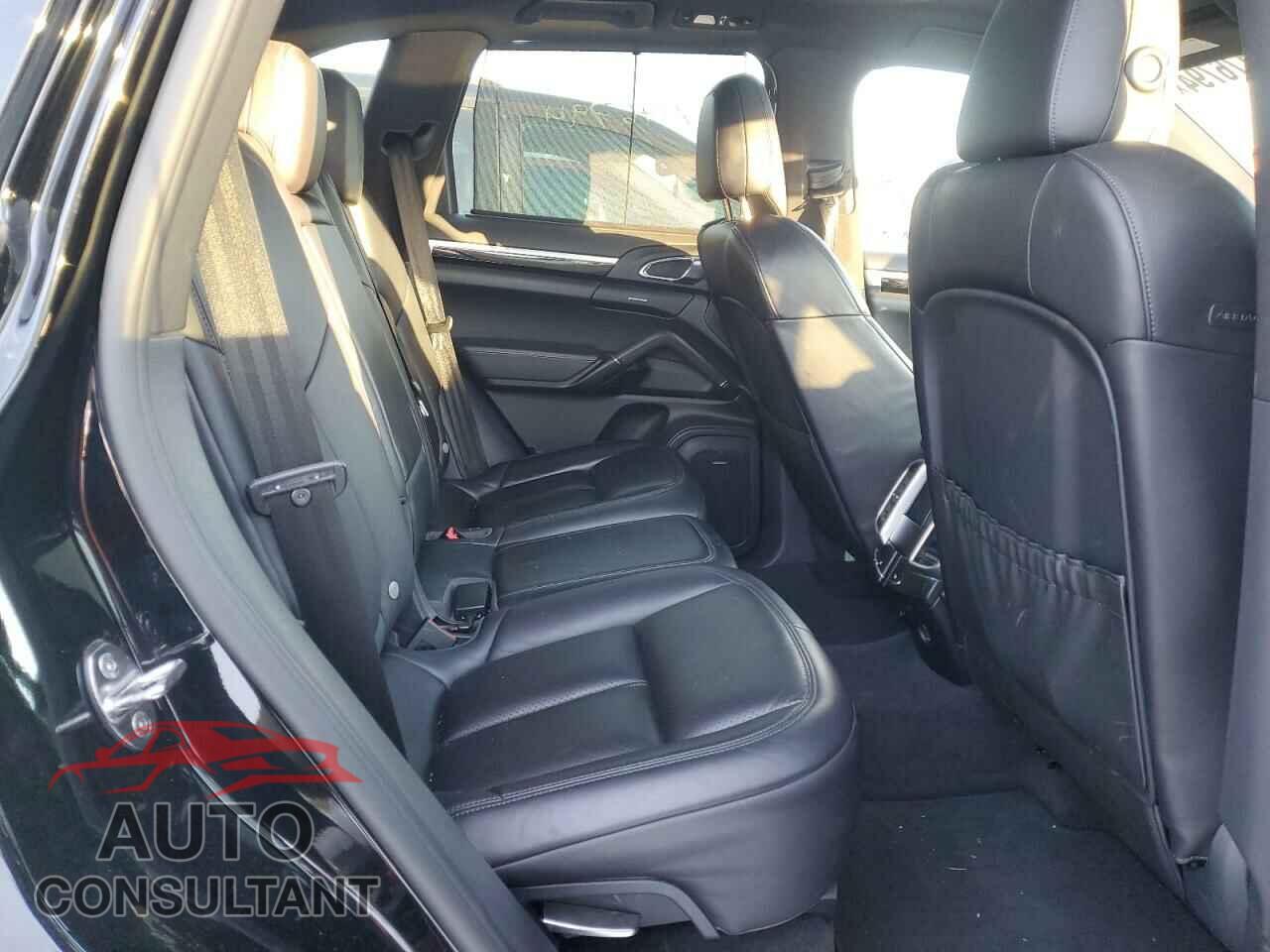 PORSCHE CAYENNE 2017 - WP1AA2A23HKA85833