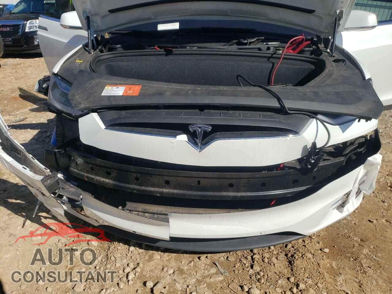TESLA MODEL X 2018 - 5YJXCAE2XJF088869