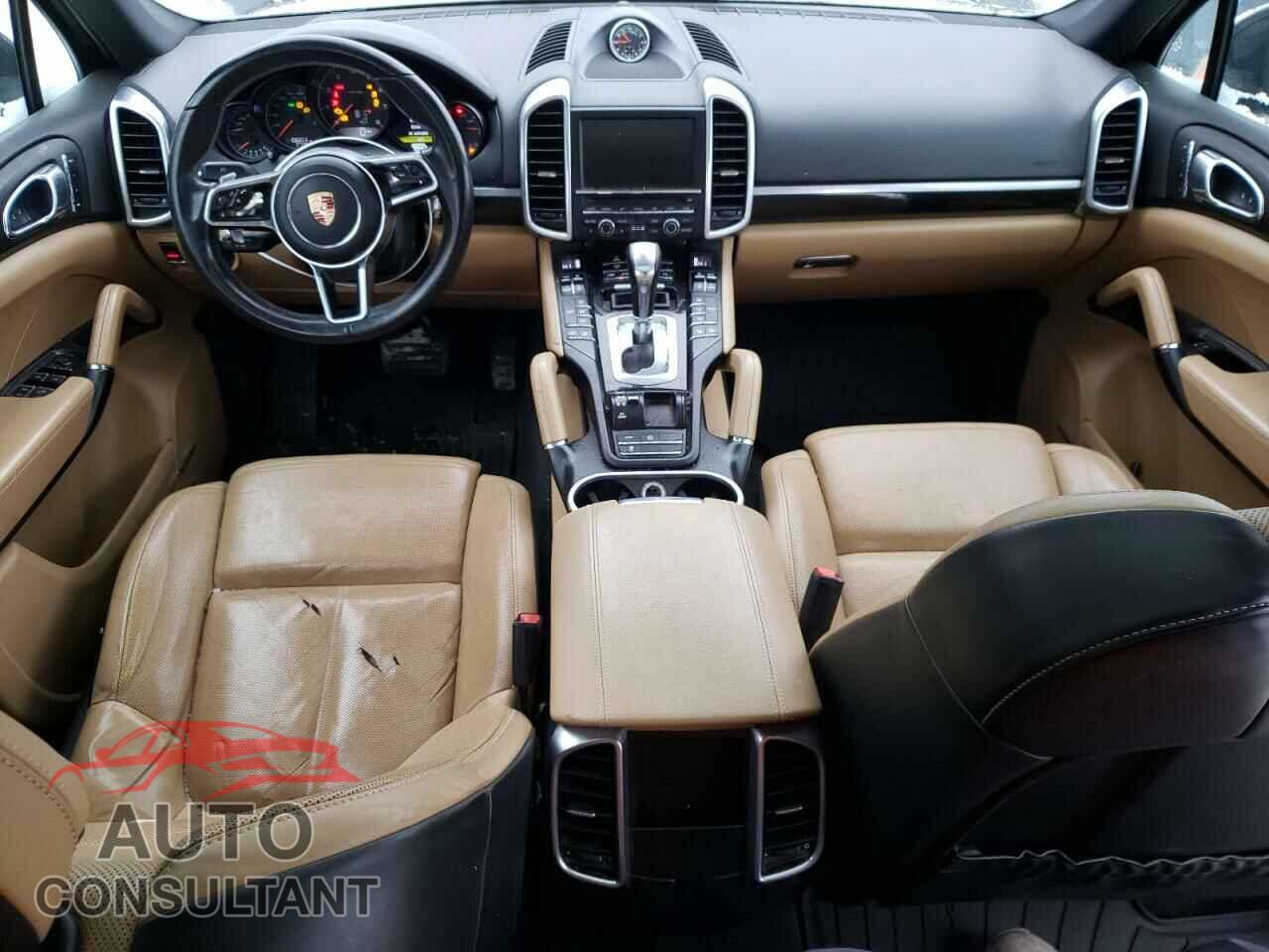 PORSCHE CAYENNE 2016 - WP1AA2A24GLA05237
