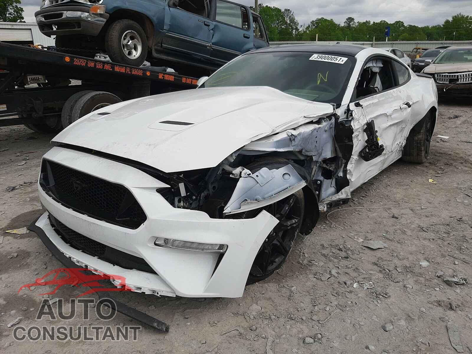 FORD MUSTANG 2020 - 1FA6P8CFXL5156452