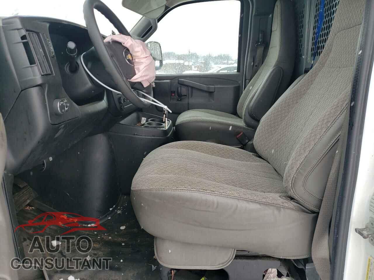 CHEVROLET EXPRESS 2017 - 1GCWGAFF2H1127099