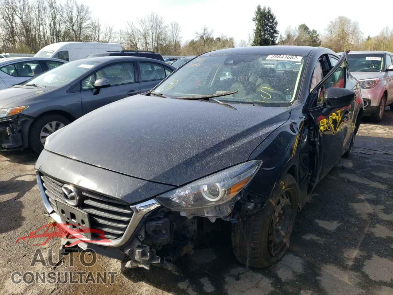MAZDA 3 2018 - 3MZBN1U76JM229236