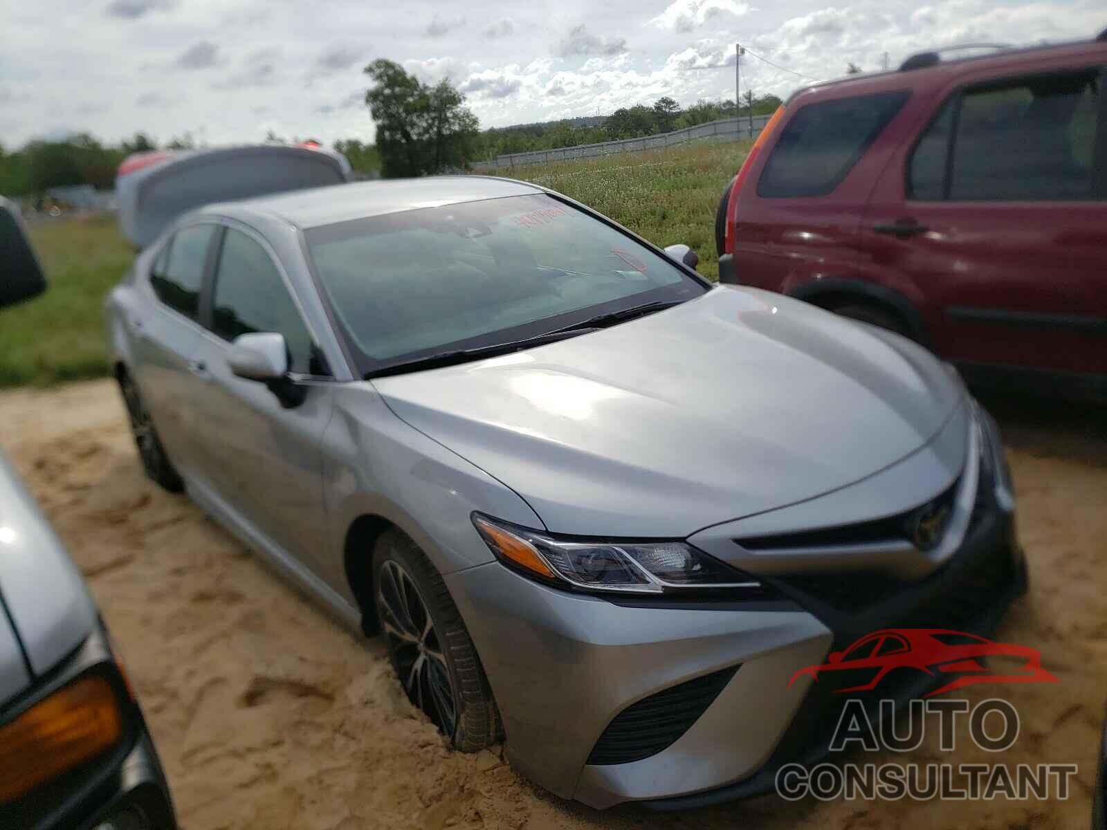 TOYOTA CAMRY 2018 - 4T1B11HK4JU131987