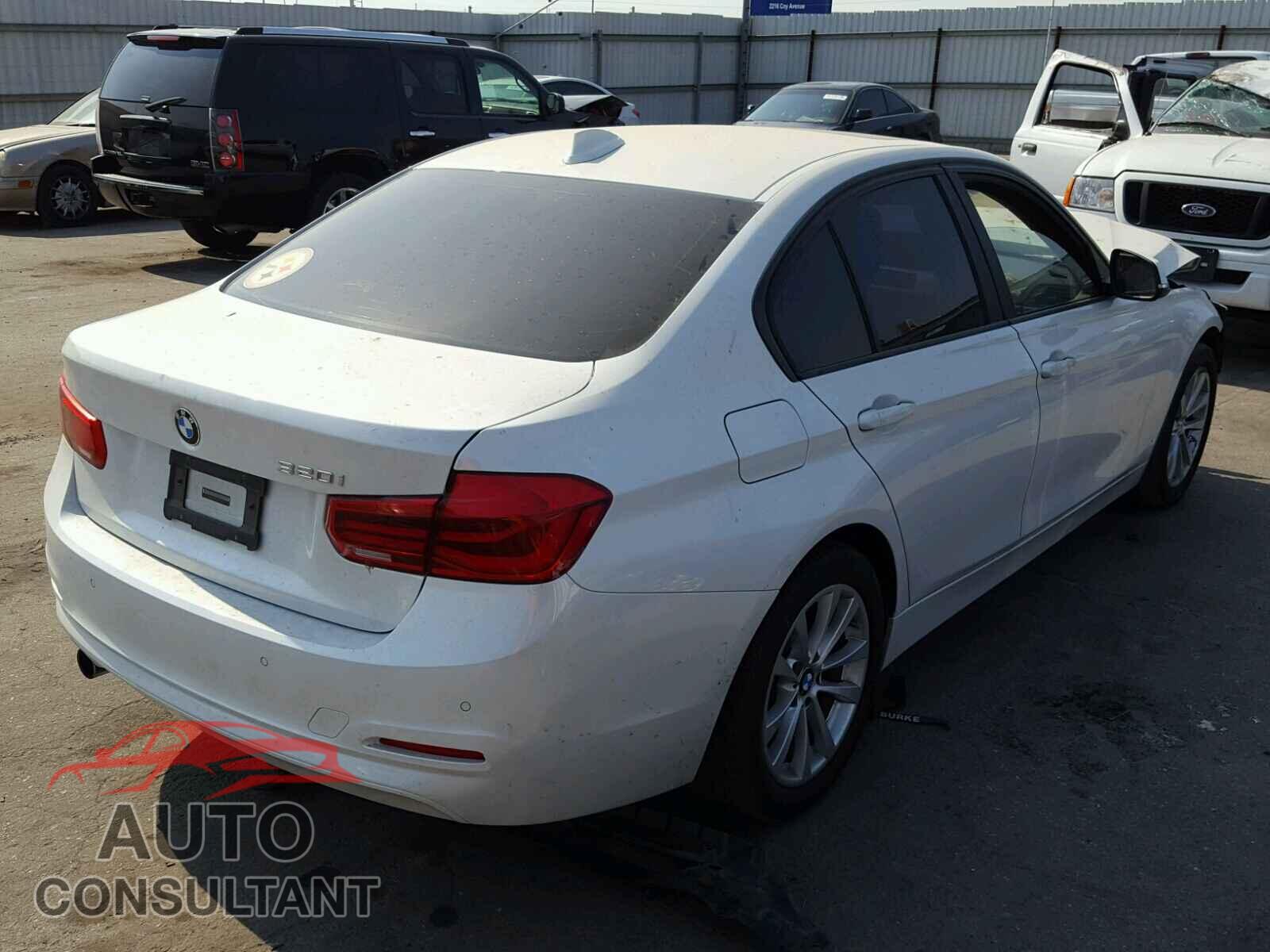 BMW 3 SERIES 2016 - WBA8E1G52GNT99810