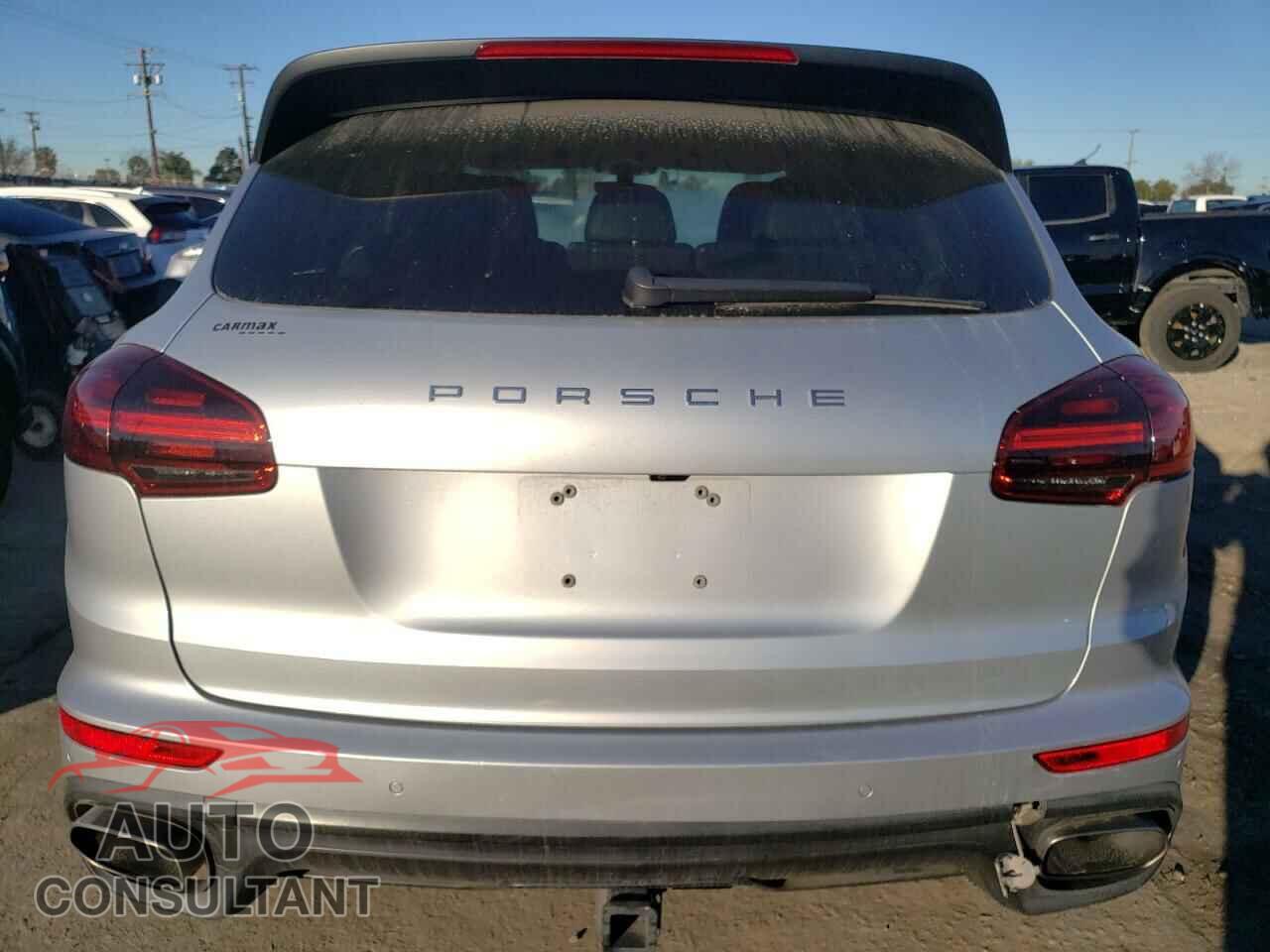 PORSCHE CAYENNE 2016 - WP1AA2A29GKA12836