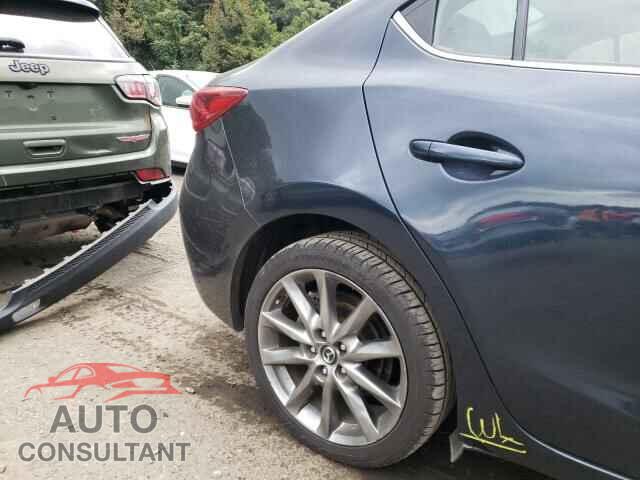 MAZDA 3 2018 - 3MZBN1V38JM169200