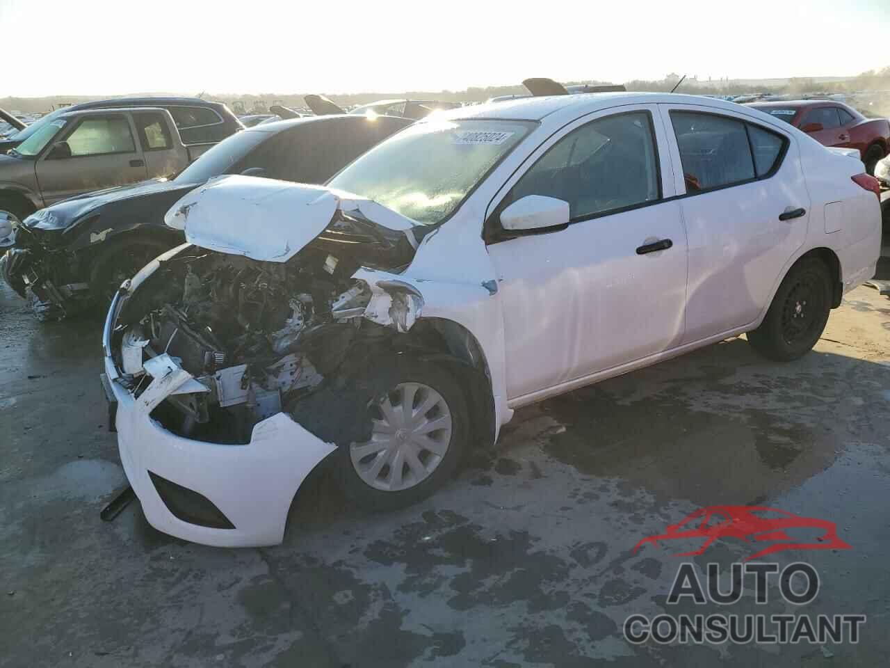 NISSAN VERSA 2019 - 3N1CN7AP0KL823829