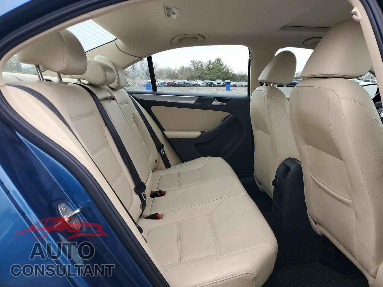 VOLKSWAGEN JETTA 2017 - 3VWDB7AJ8HM331085