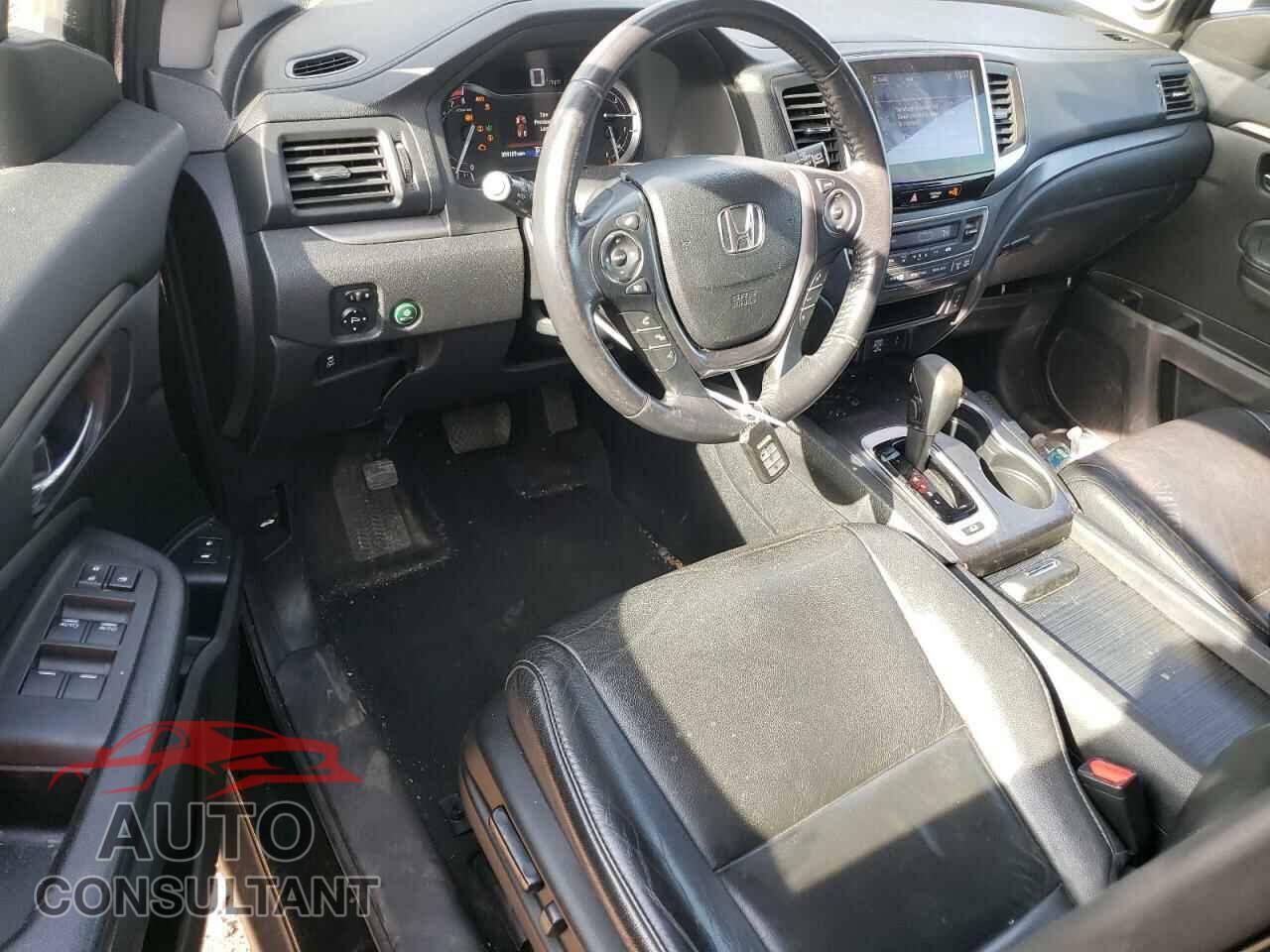 HONDA PILOT 2017 - 5FNYF6H5XHB064905