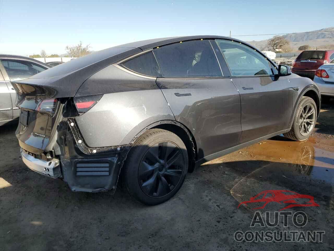 TESLA MODEL Y 2025 - 7SAYGDEE3SF241696