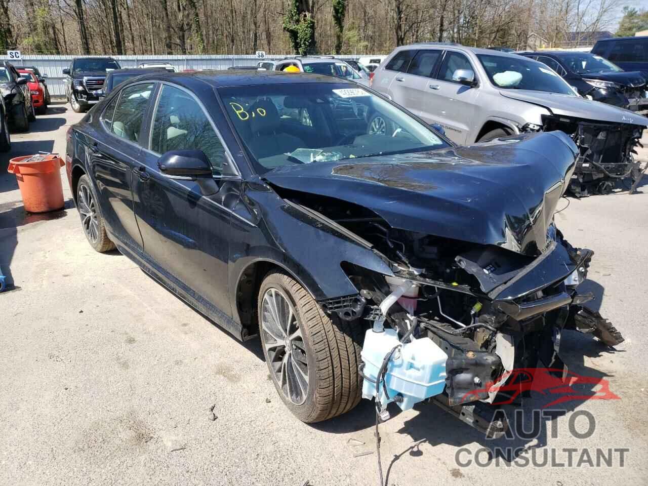 TOYOTA CAMRY 2018 - 4T1B11HK9JU093270
