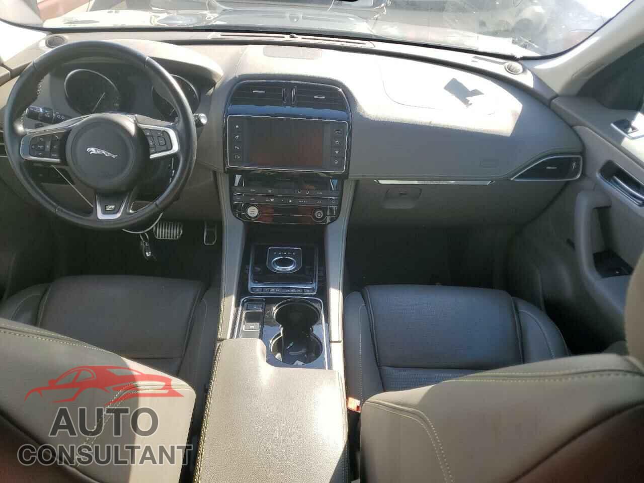 JAGUAR F-PACE 2017 - SADCL2BV9HA074620