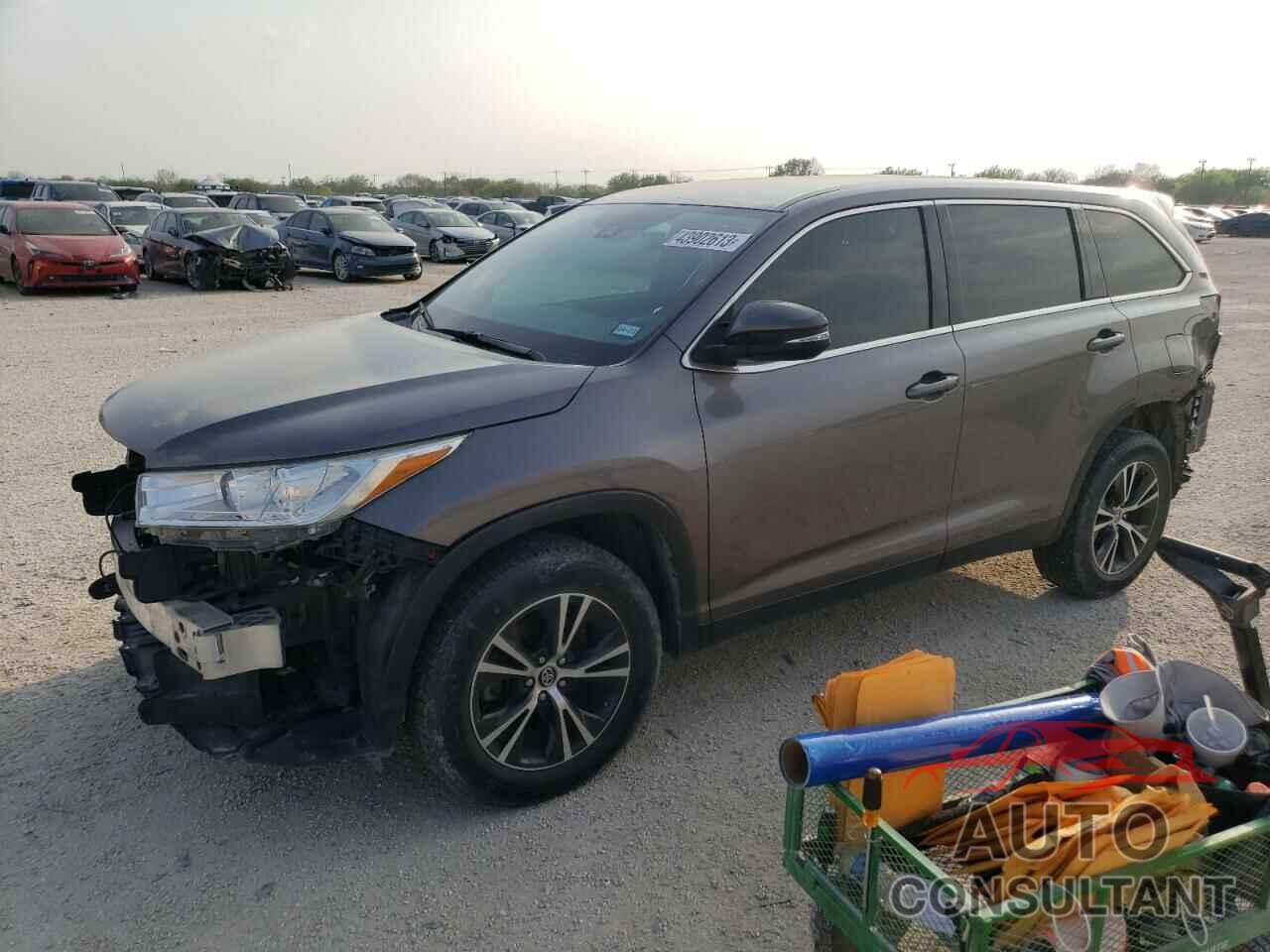 TOYOTA HIGHLANDER 2019 - 5TDZARFH6KS042047