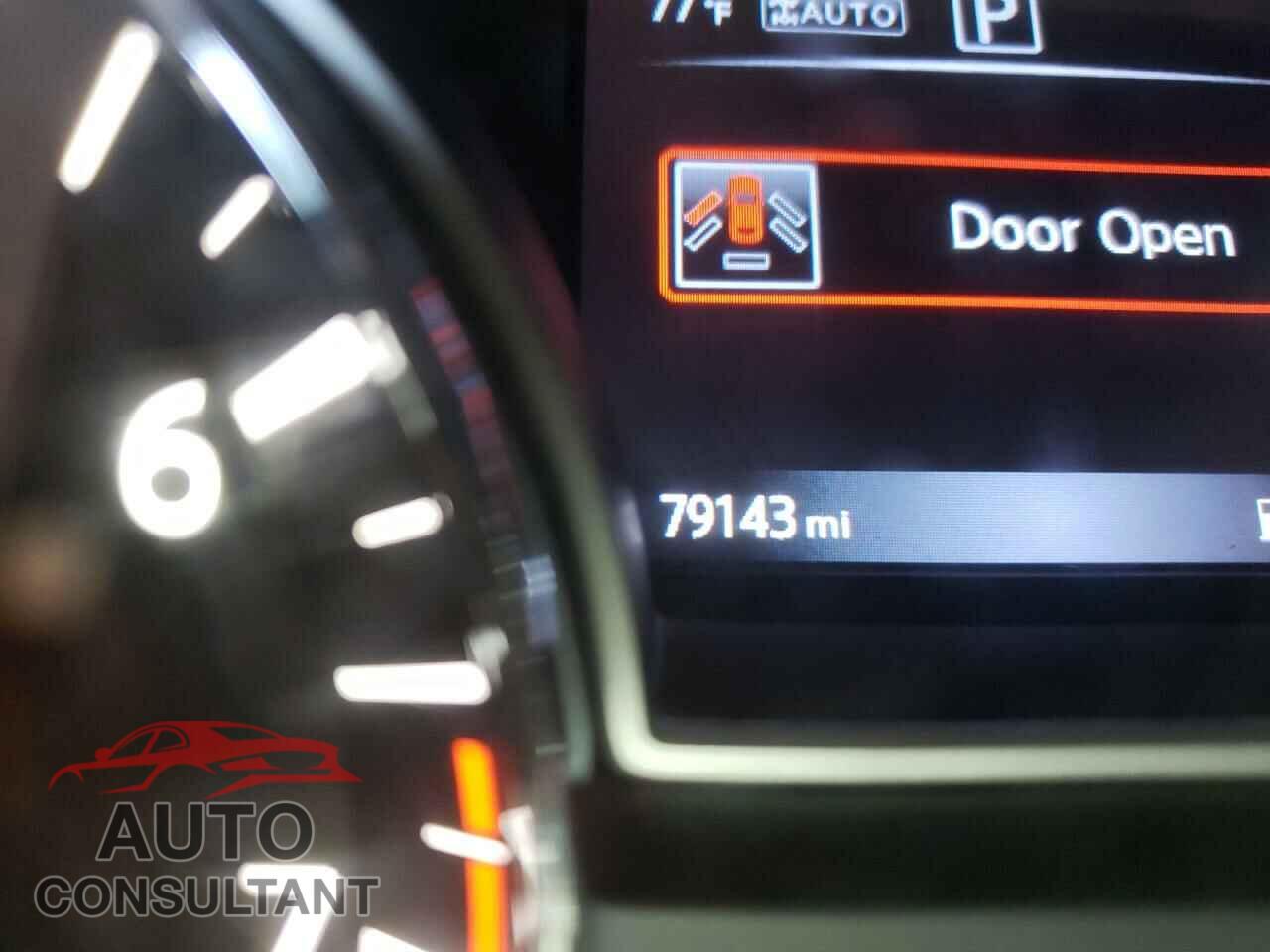NISSAN PATHFINDER 2017 - 5N1DR2MM5HC628254