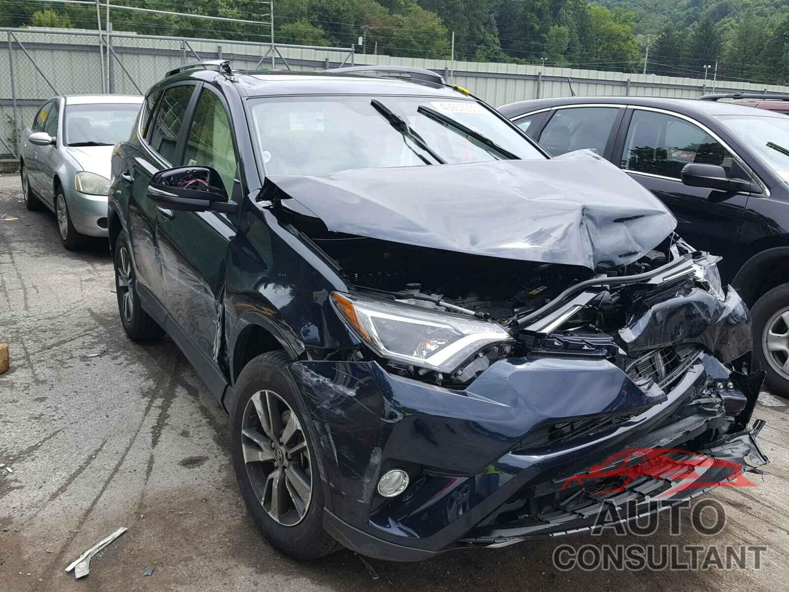 TOYOTA RAV4 XLE 2018 - JTMRFREV9JJ228864