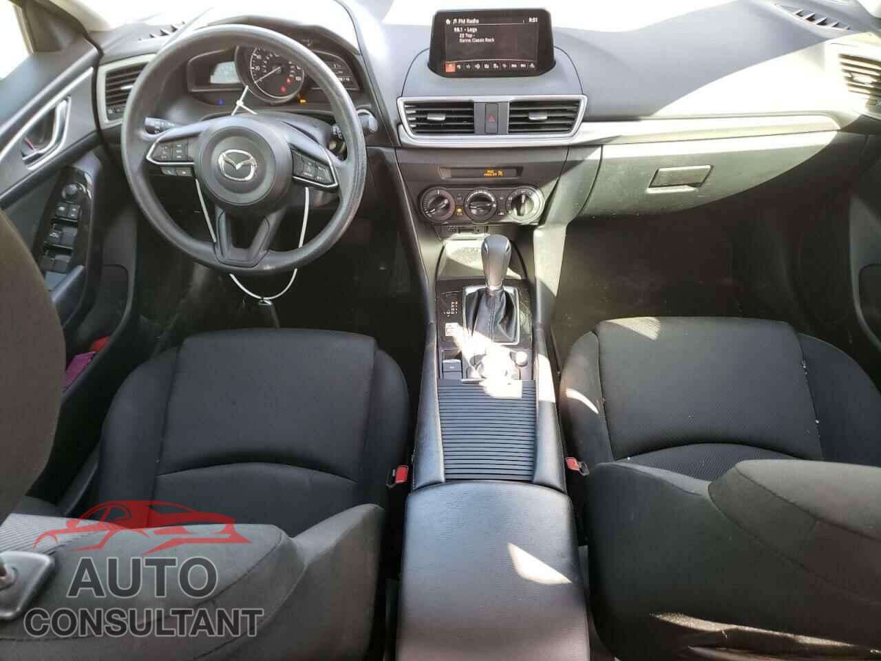 MAZDA 3 2018 - 3MZBN1U76JM230435