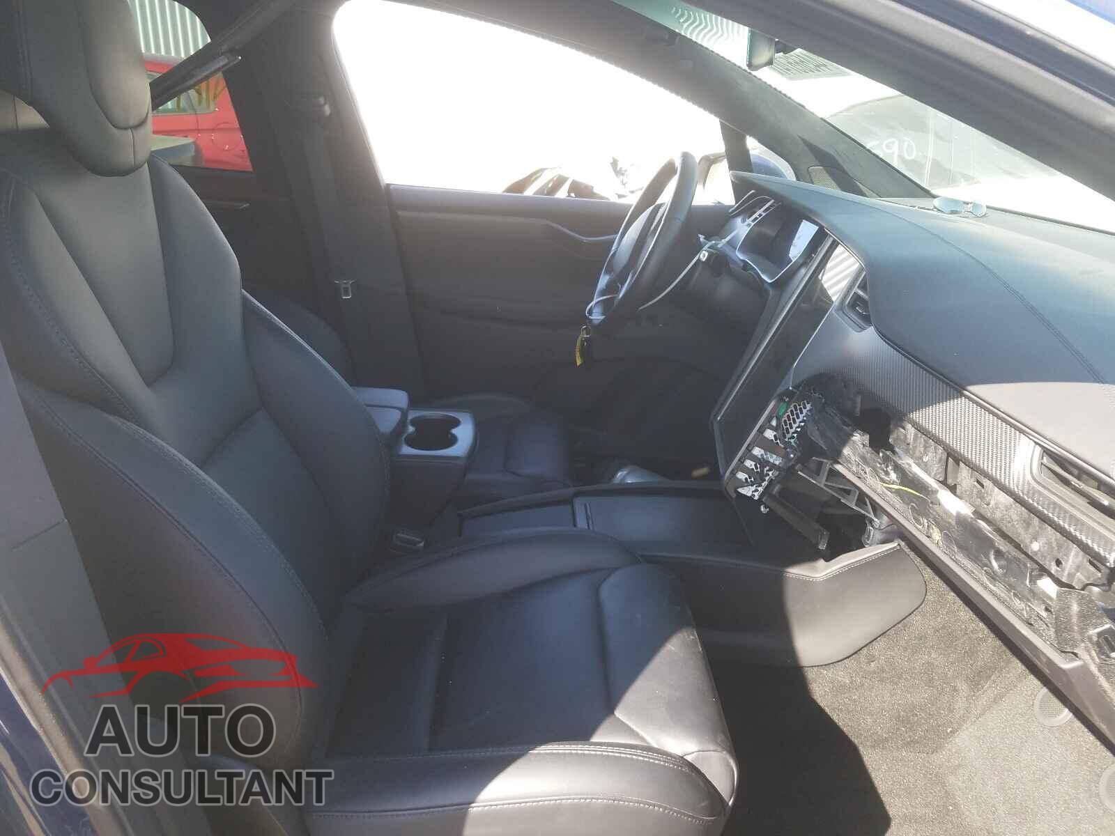 TESLA MODEL X 2018 - 5YJXCBE25JF105471