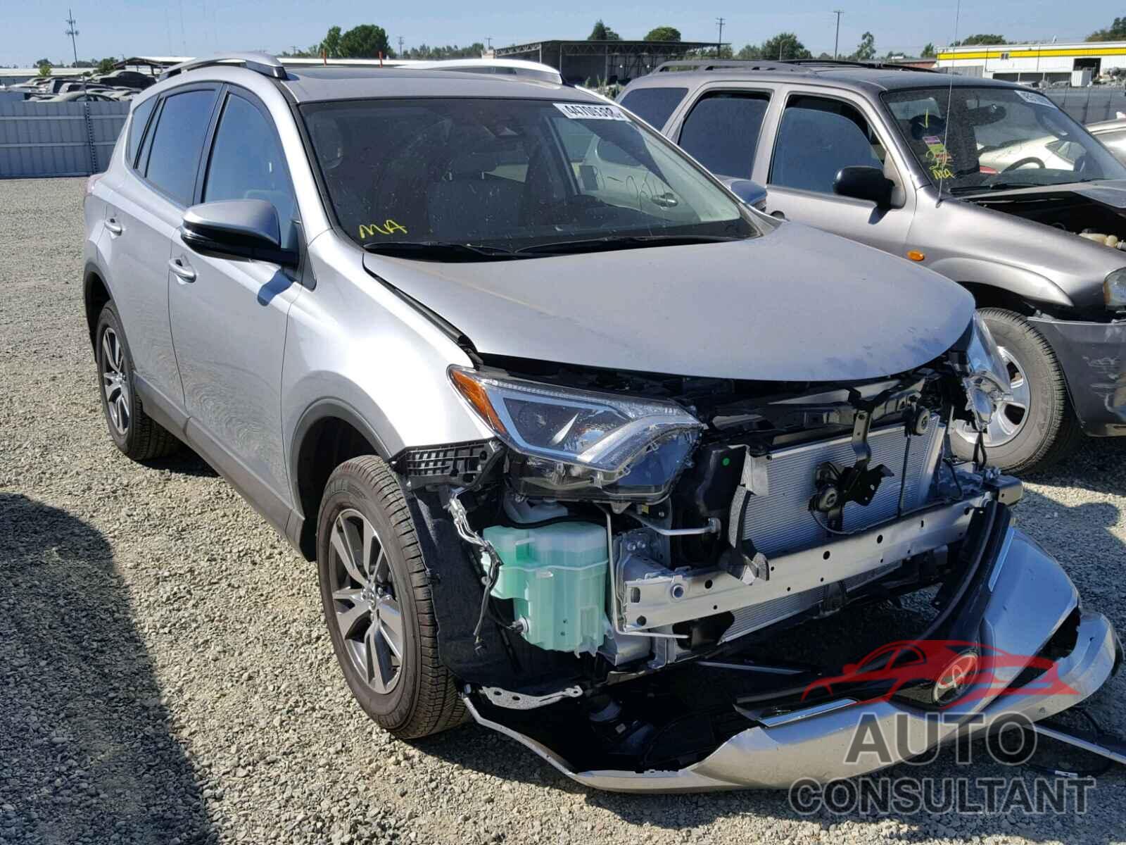 TOYOTA RAV4 XLE 2018 - JTMWFREV4JJ183979