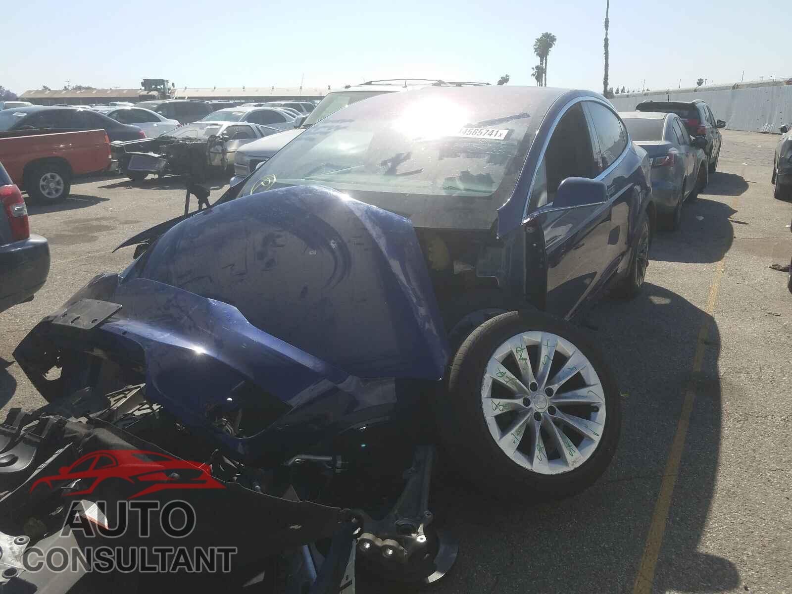 TESLA MODEL X 2018 - 5YJXCBE25JF105471