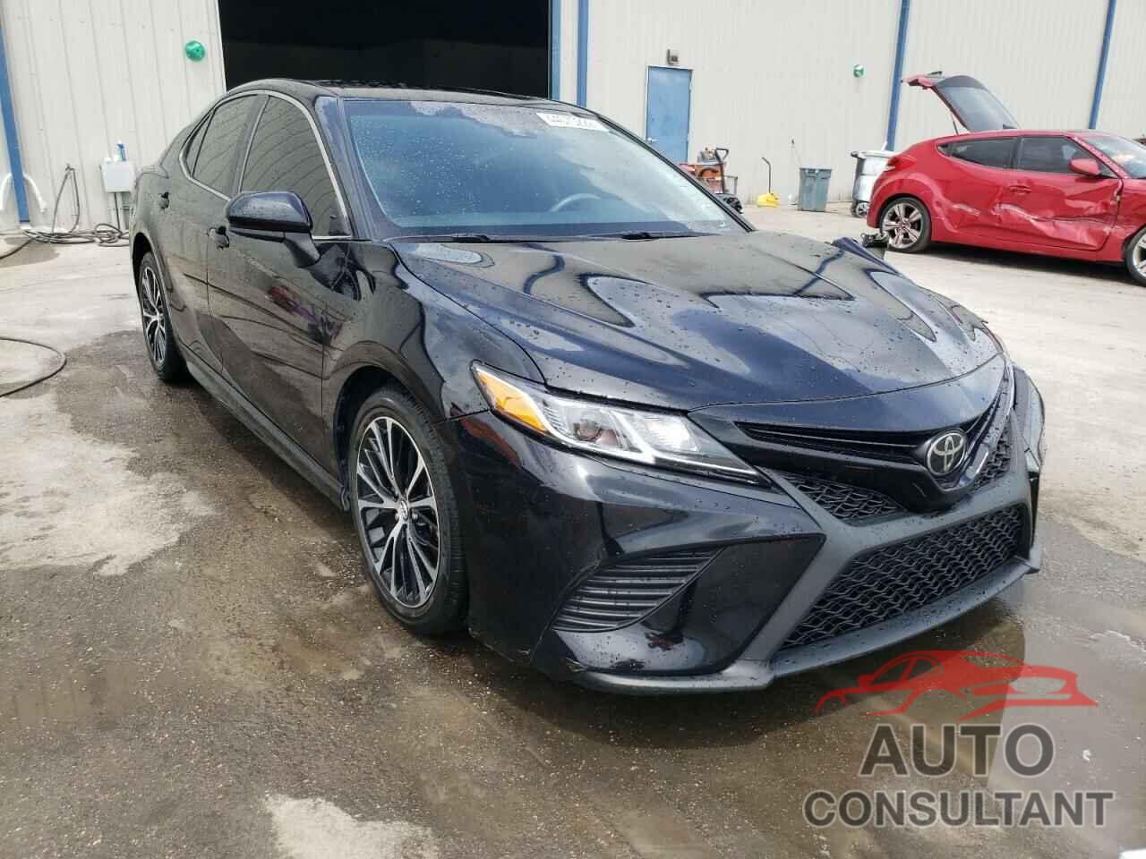 TOYOTA CAMRY 2018 - 4T1B11HK4JU569862