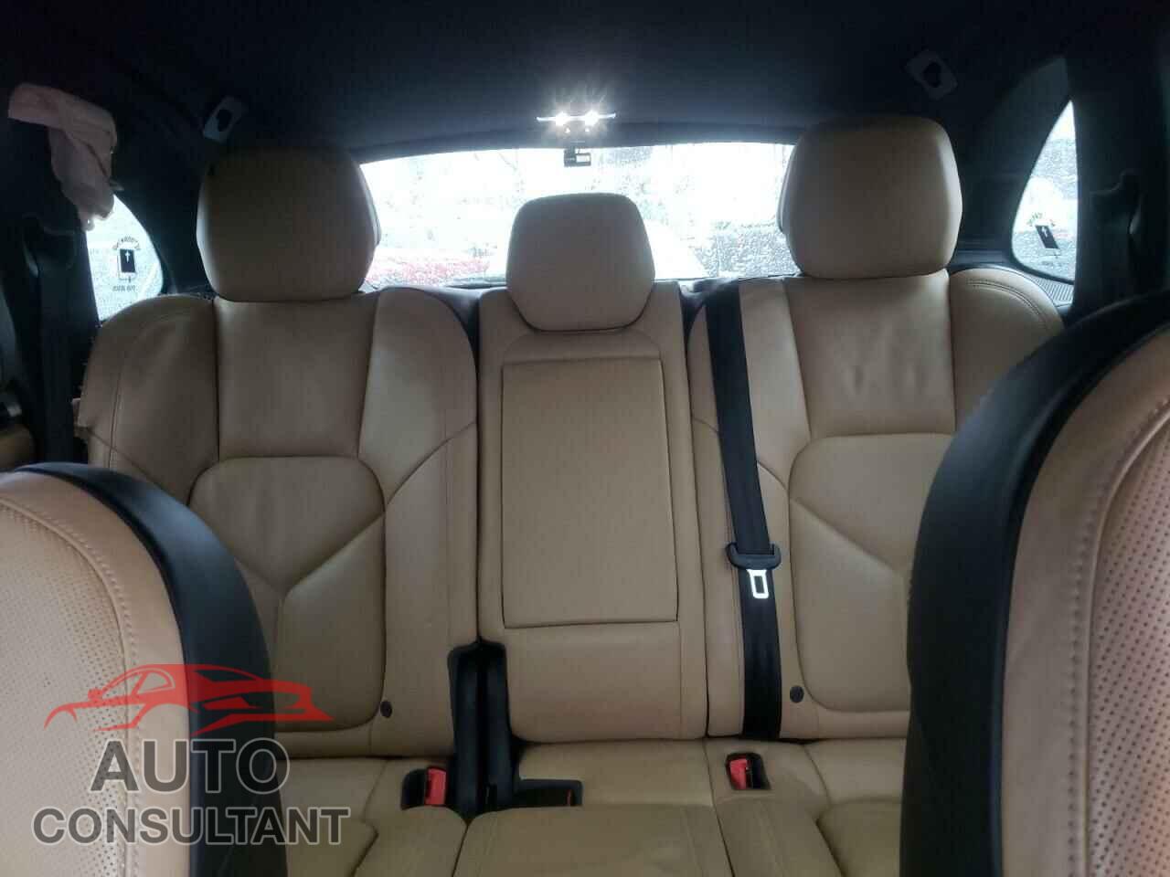 PORSCHE CAYENNE 2016 - WP1AA2A20GLA06000