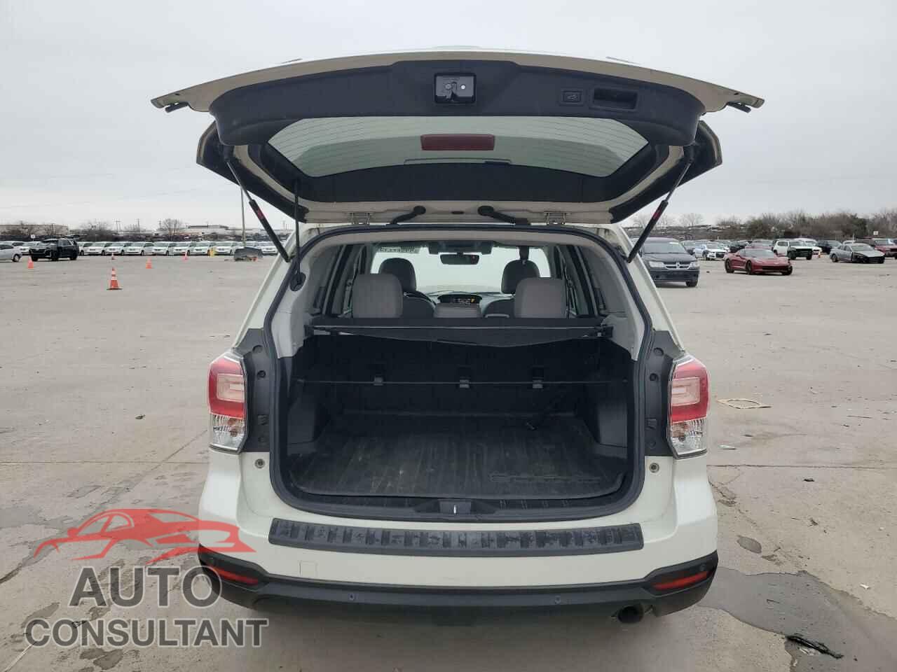 SUBARU FORESTER 2017 - JF2SJARC0HH517208