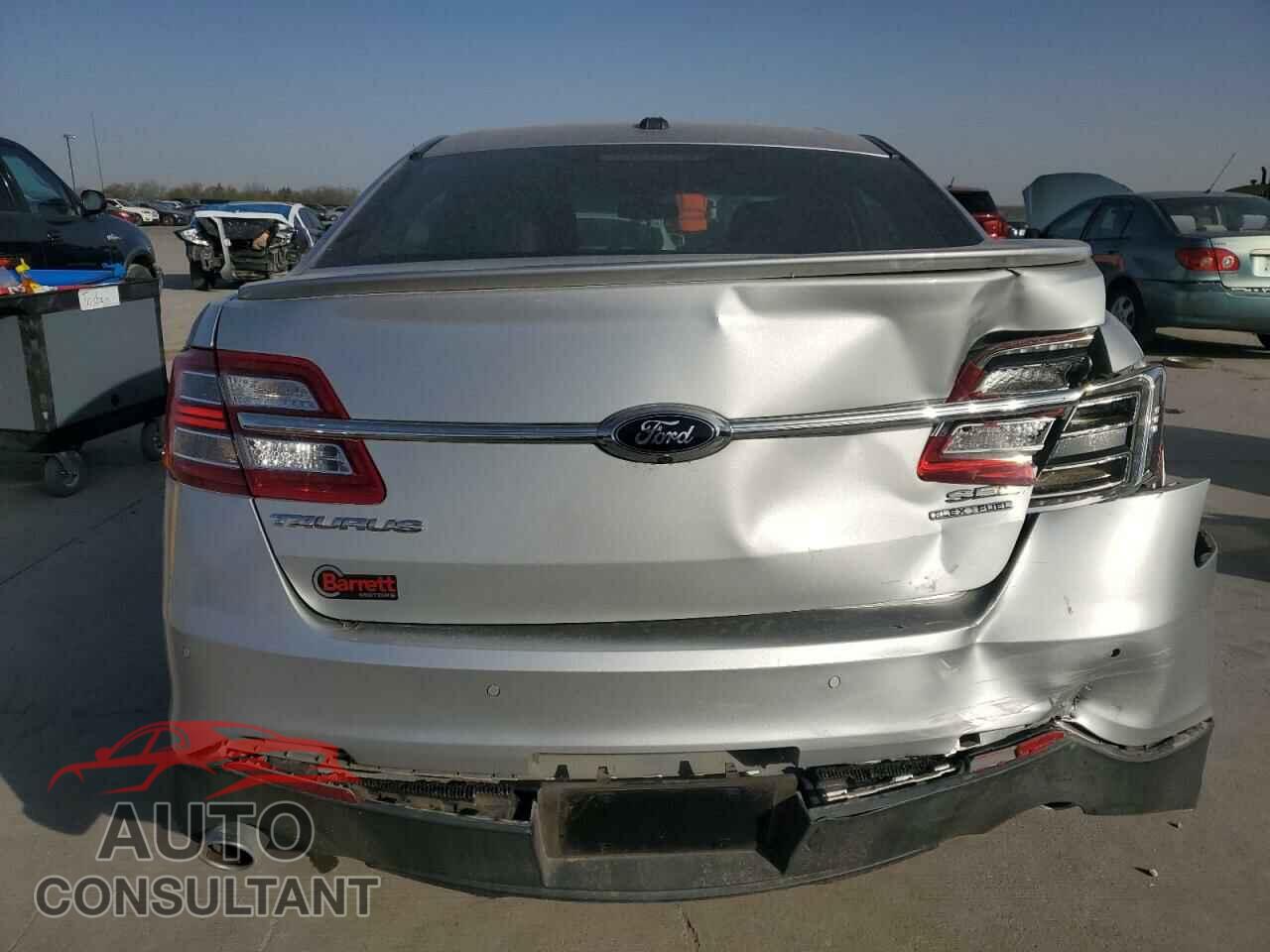 FORD TAURUS 2015 - 1FAHP2E82FG148021