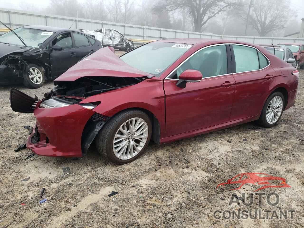 TOYOTA CAMRY 2018 - 4T1B11HK4JU508527