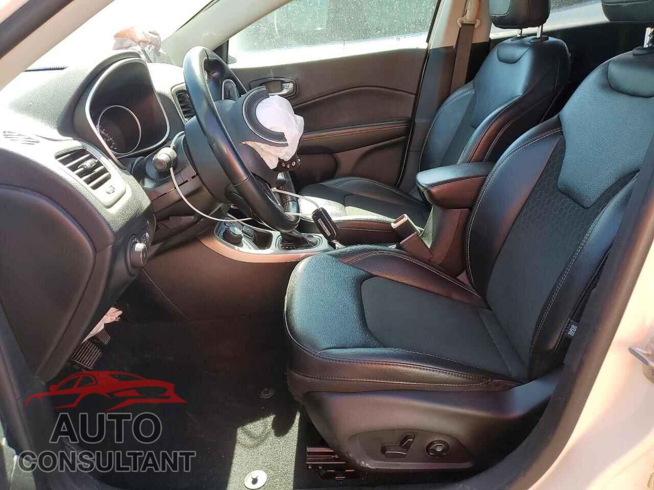 JEEP COMPASS 2021 - 3C4NJDBB8MT558356