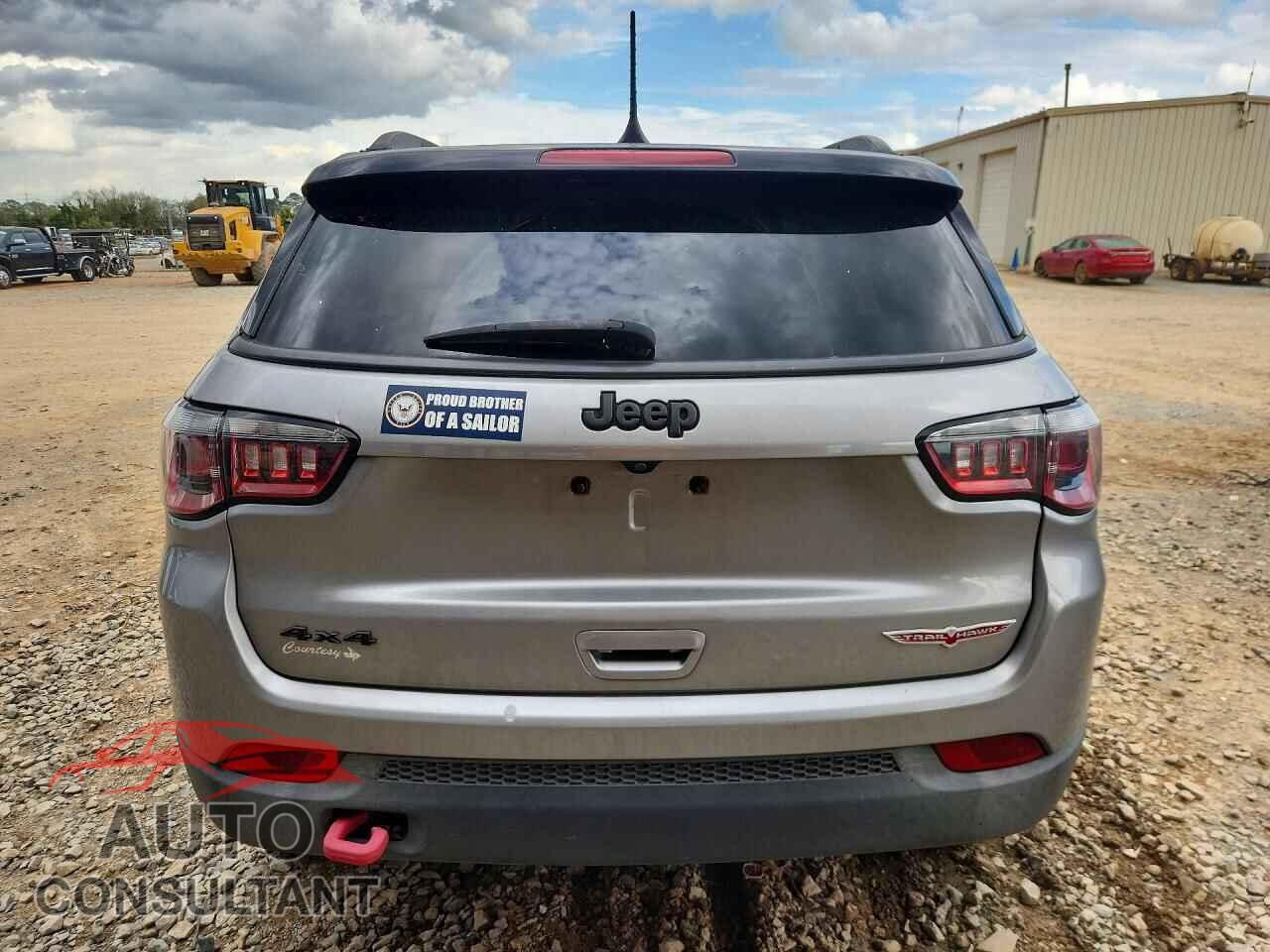 JEEP COMPASS 2017 - 3C4NJDDBXHT681000