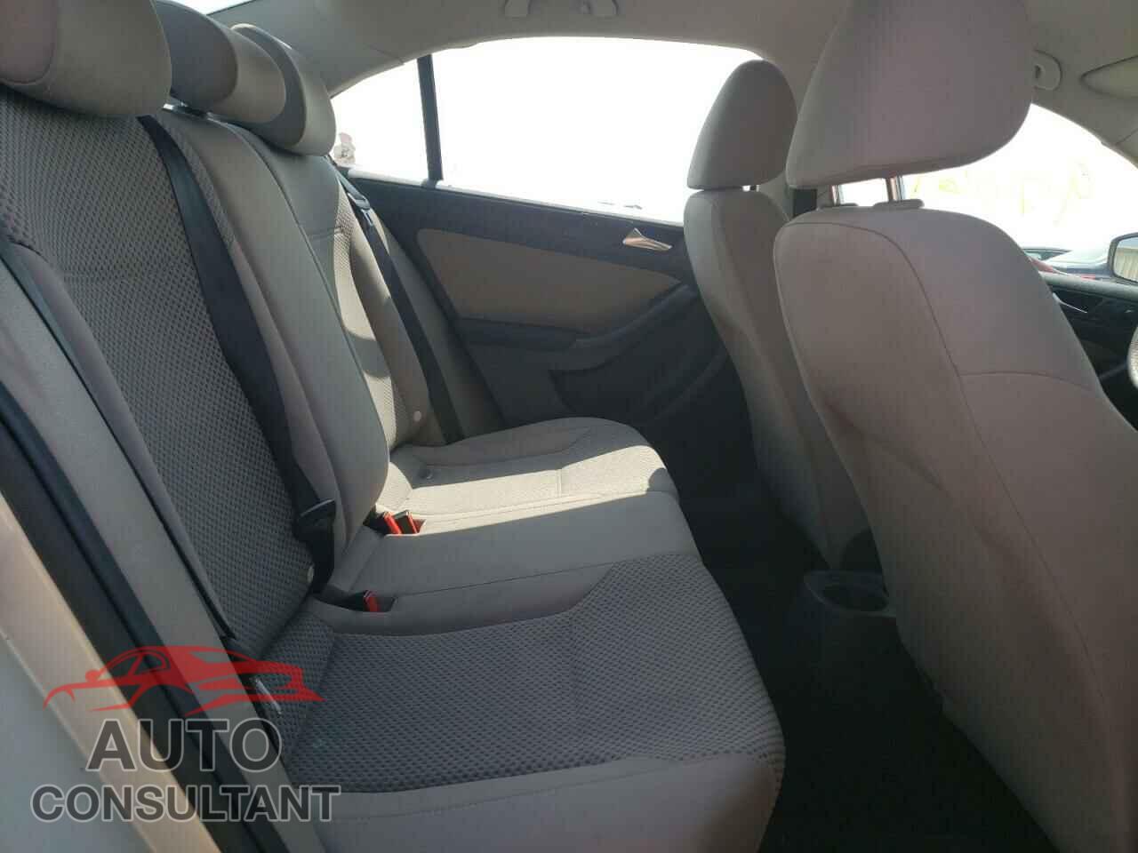 VOLKSWAGEN JETTA 2012 - 3VW2K7AJ7CM303178