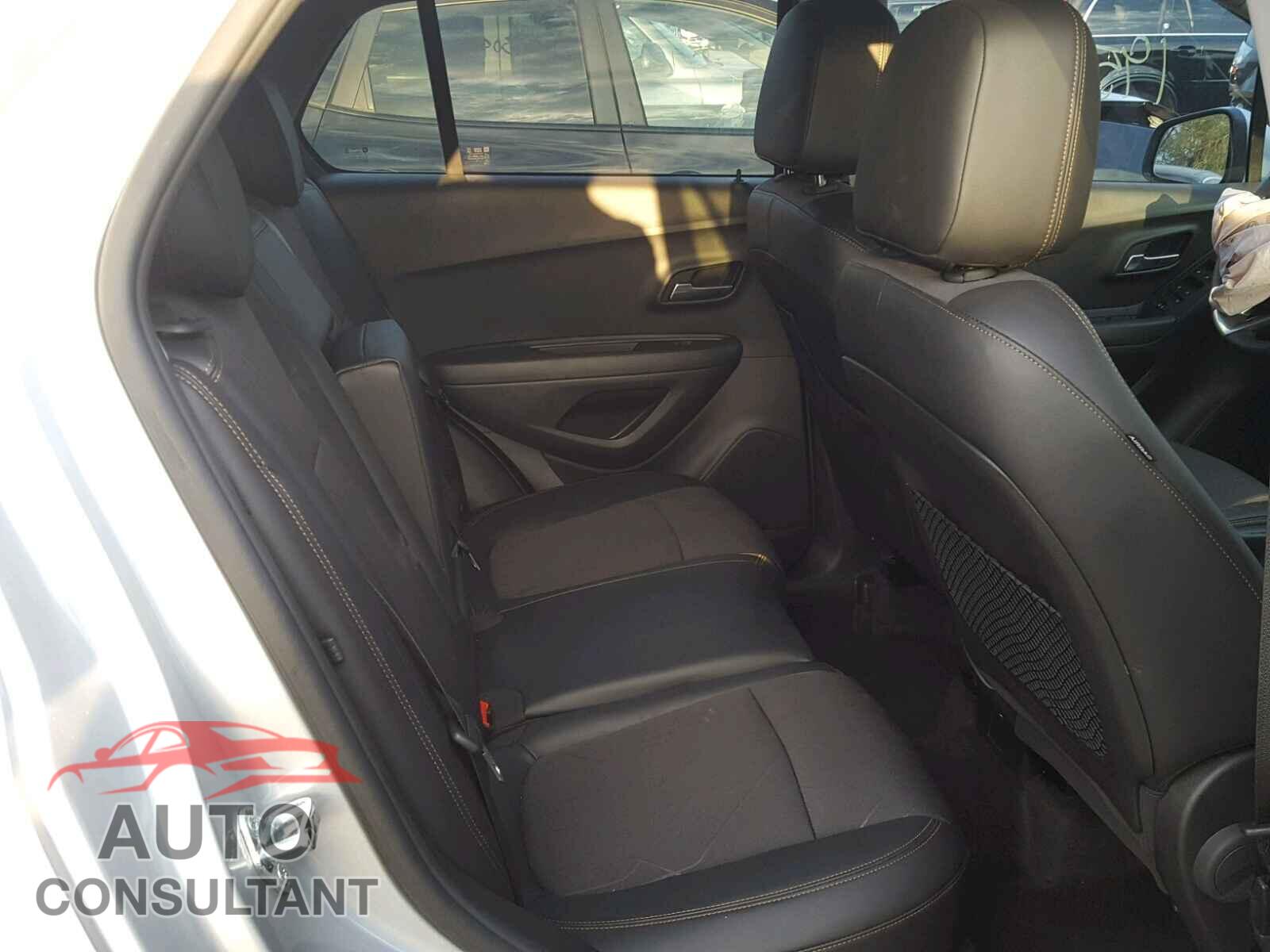 CHEVROLET TRAX 1LT 2018 - KL7CJLSB2JB561734