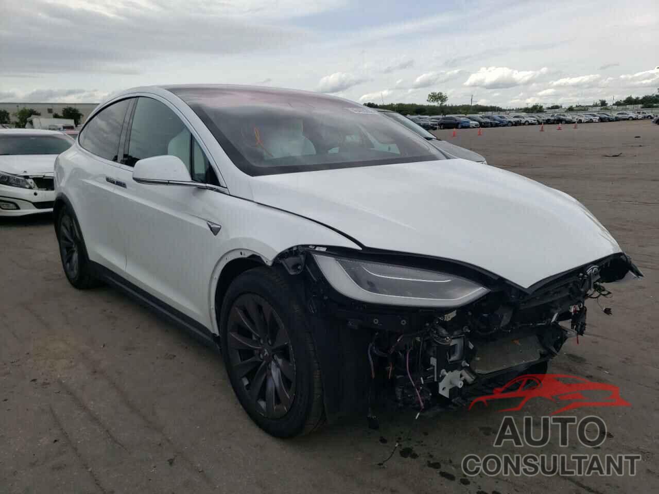 TESLA MODEL X 2018 - 5YJXCBE21JF099992