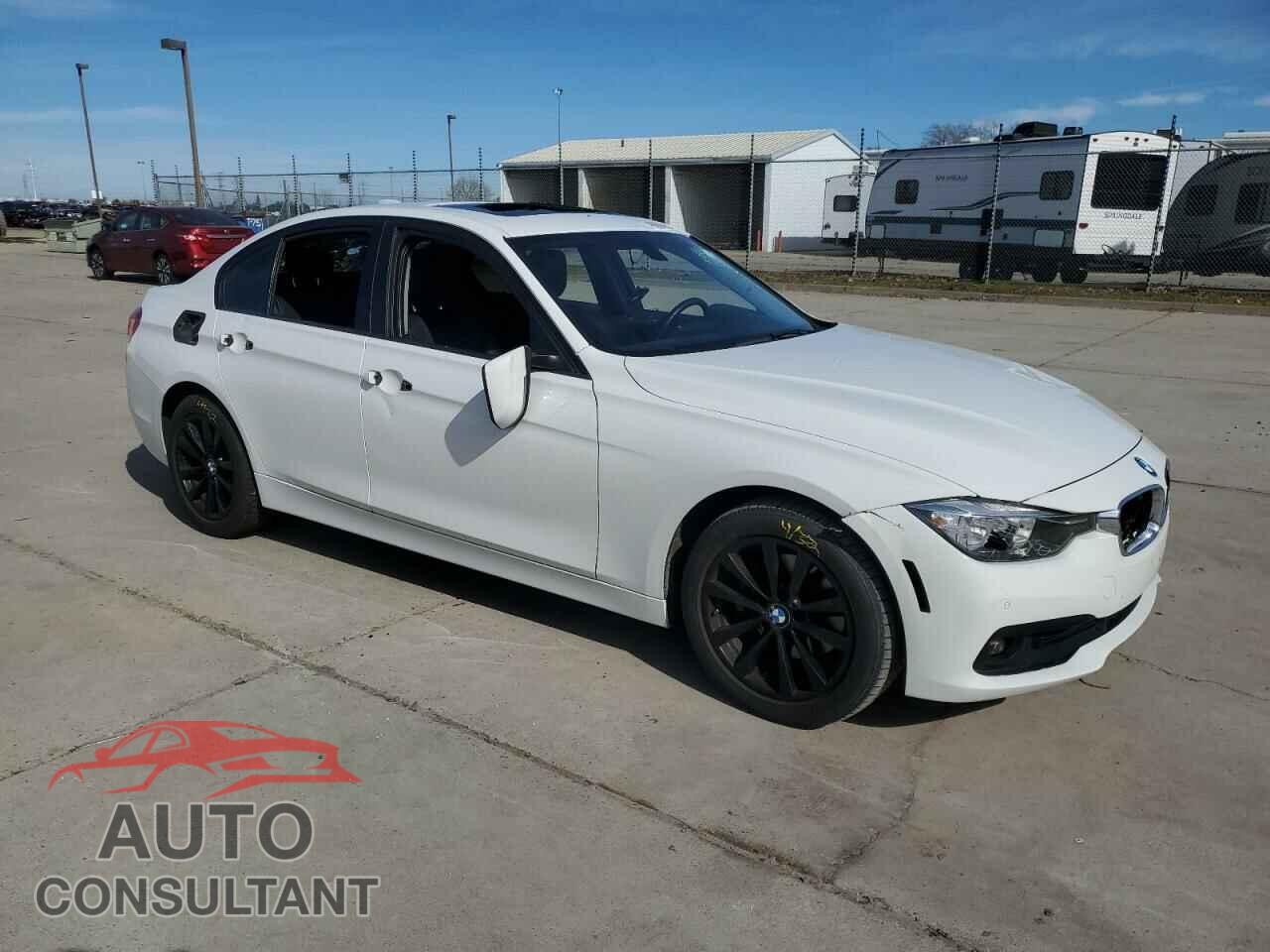 BMW 3 SERIES 2016 - WBA8E1G52GNU10255