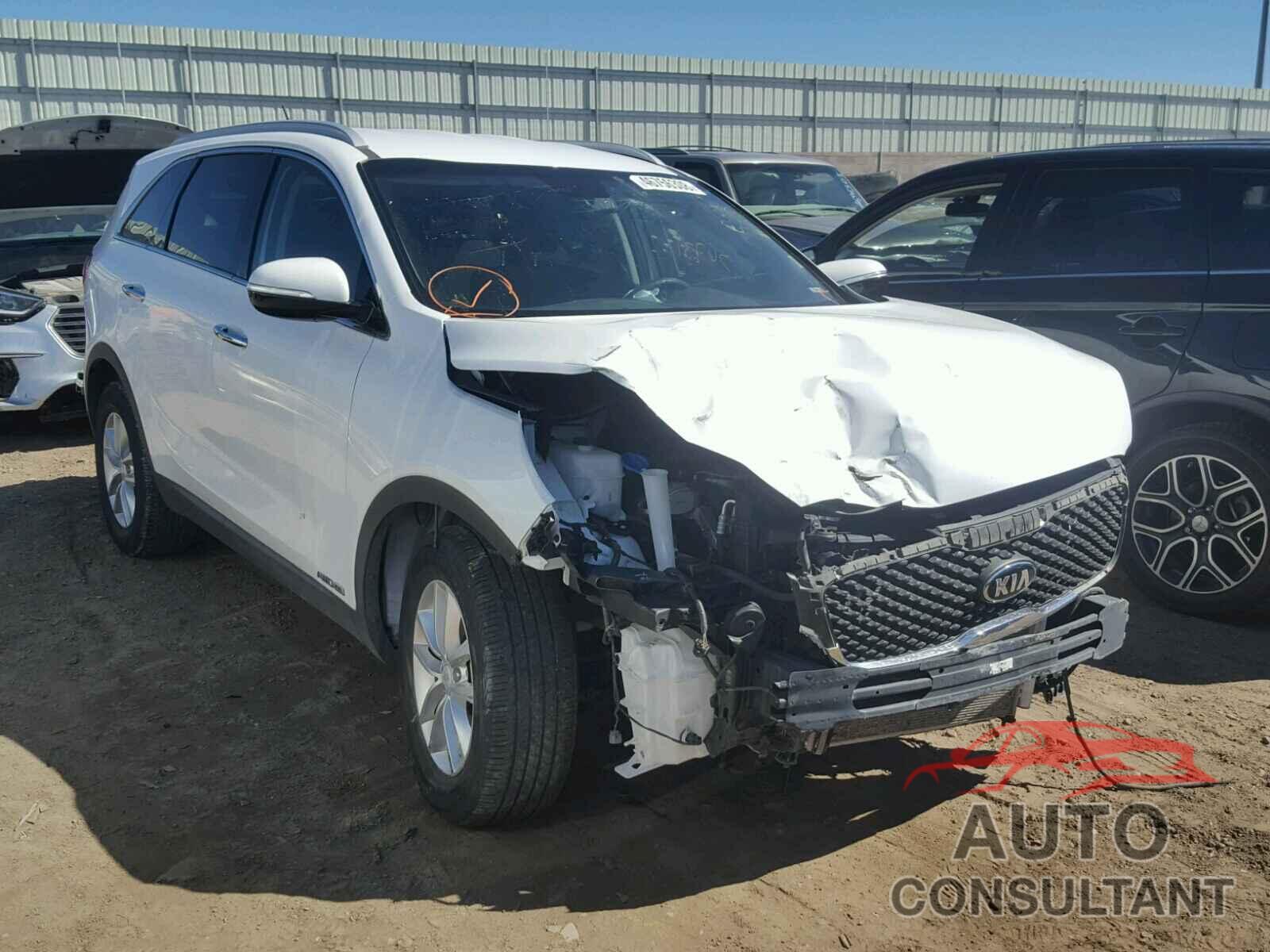 KIA SORENTO LX 2018 - 5XYPGDA59JG339430