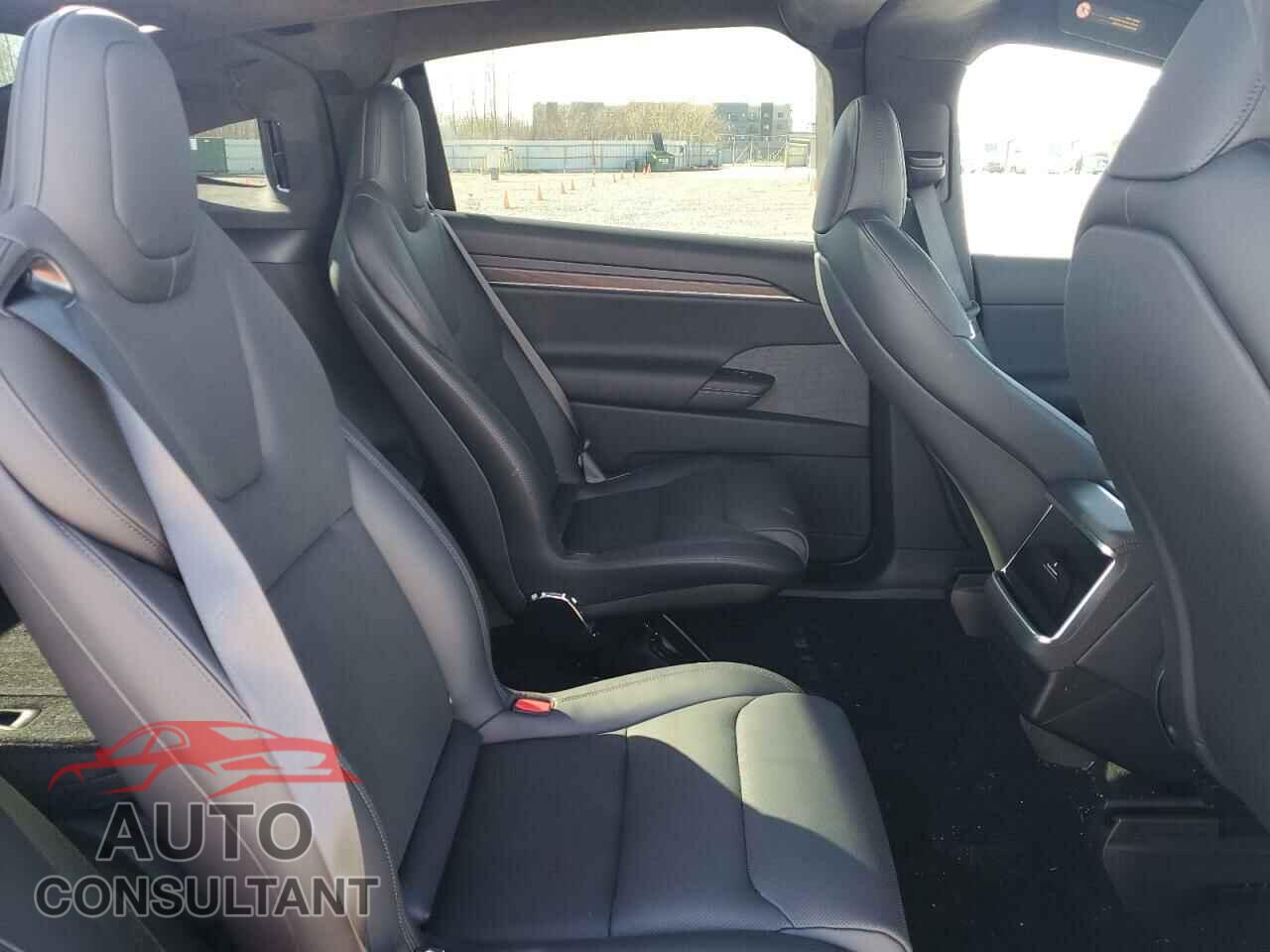 TESLA MODEL X 2025 - 7SAXCBE56SF463581