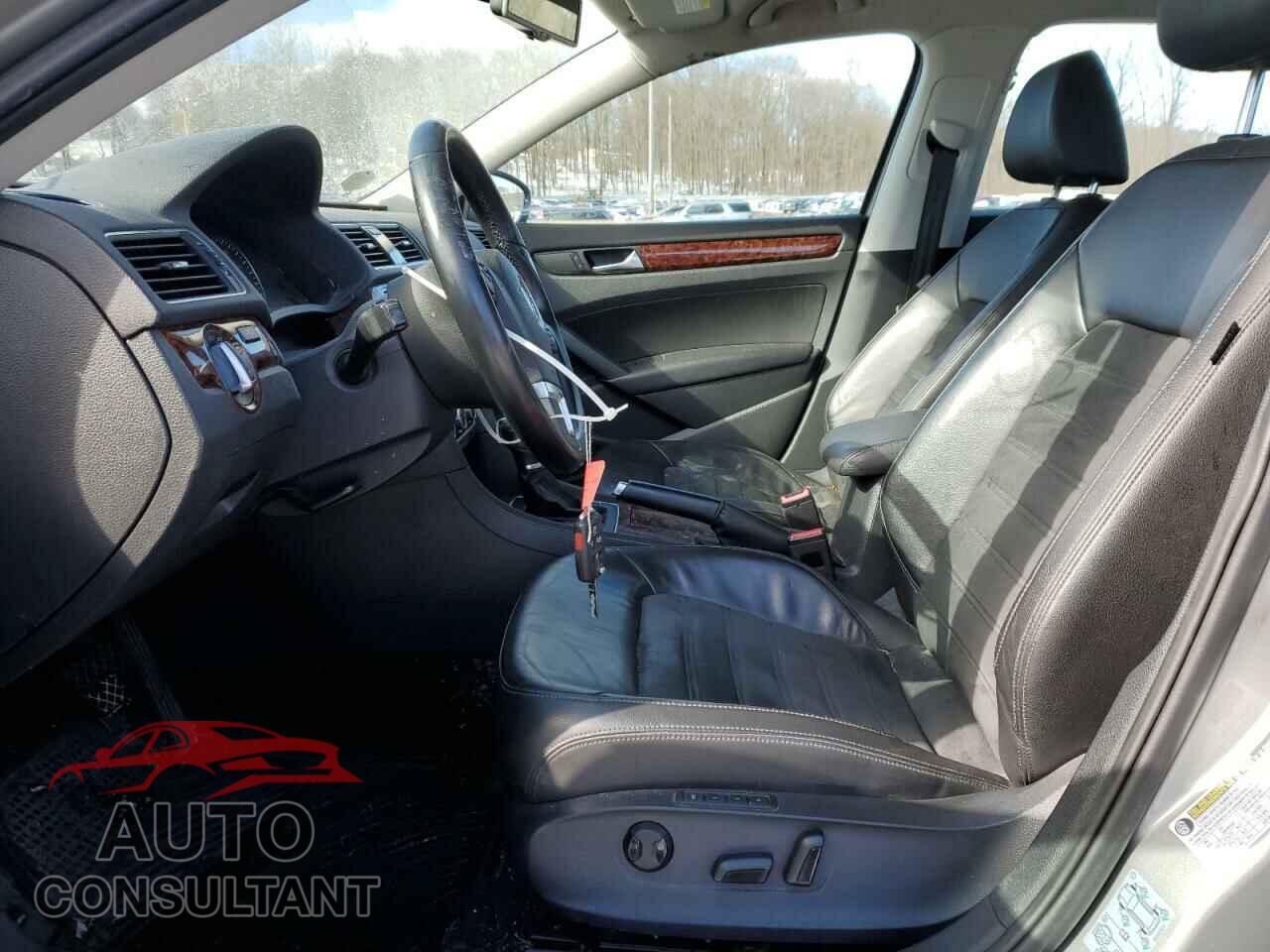VOLKSWAGEN PASSAT 2012 - 1VWCP7A36CC097828