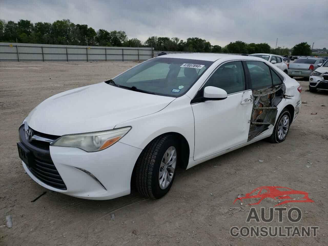 TOYOTA CAMRY 2015 - 4T4BF1FK4FR487695