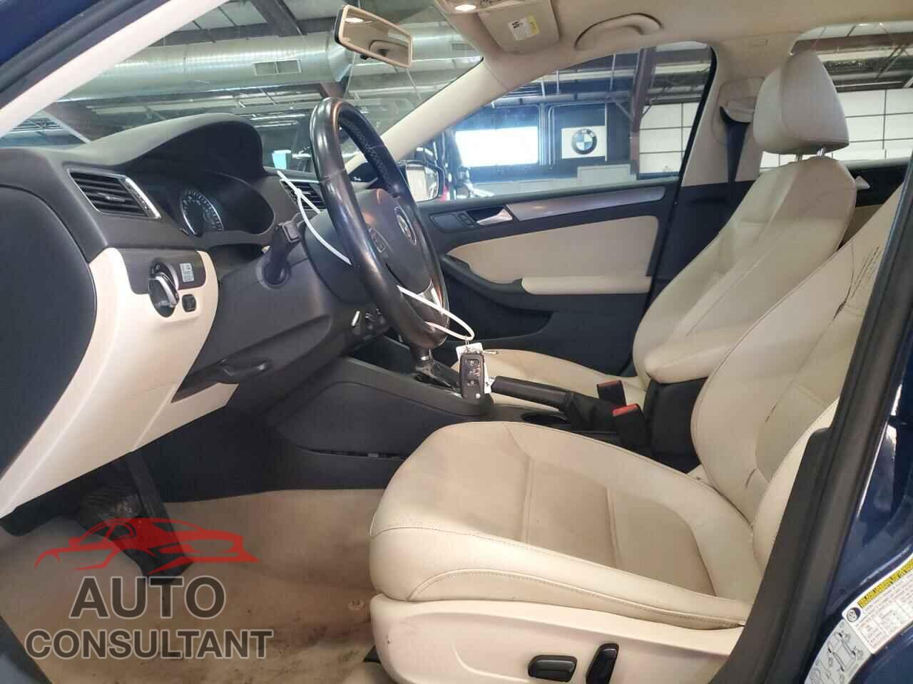 VOLKSWAGEN JETTA 2014 - 3VWLL7AJ8EM382753