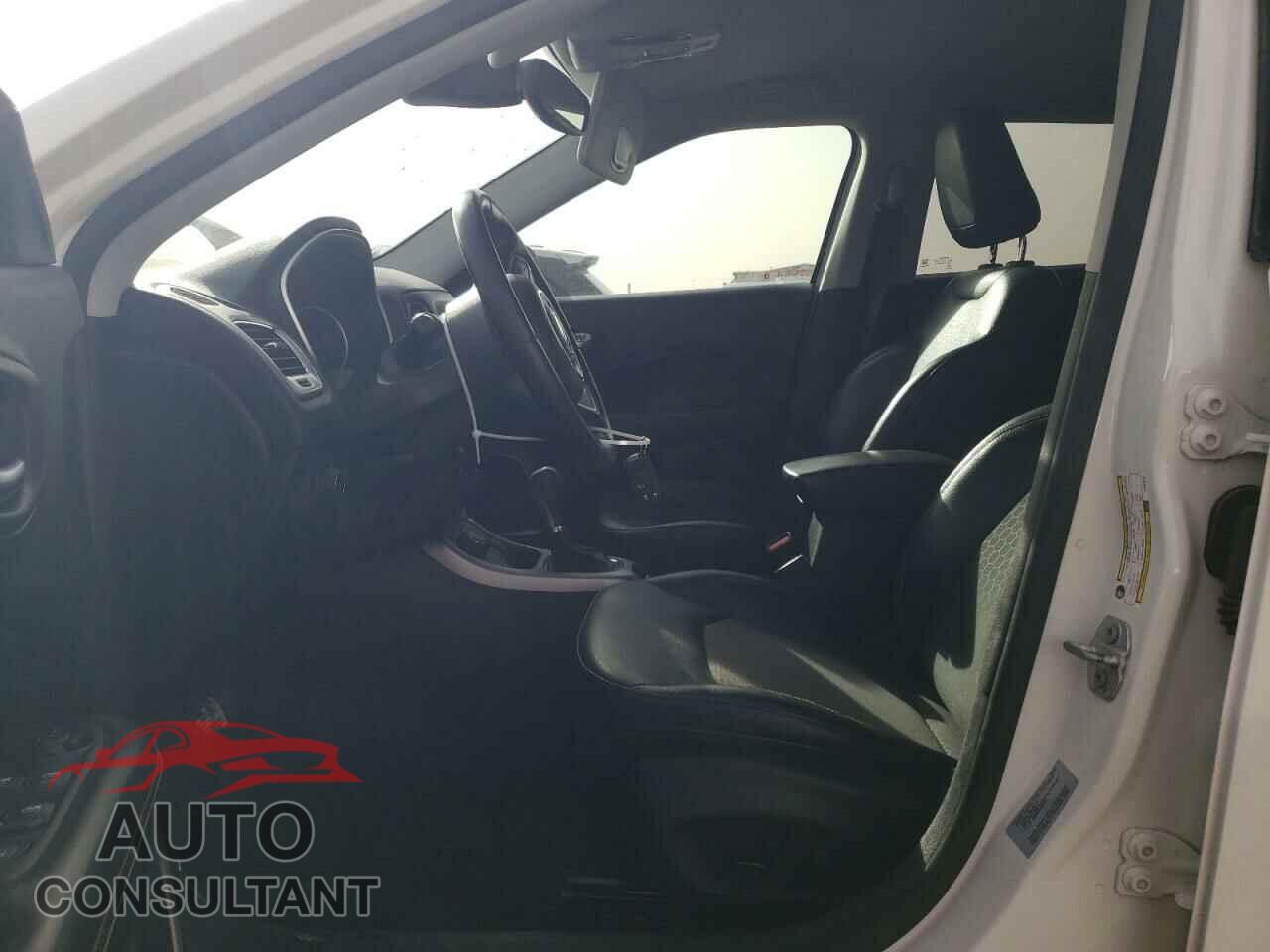 JEEP COMPASS 2018 - 3C4NJDBB4JT100275