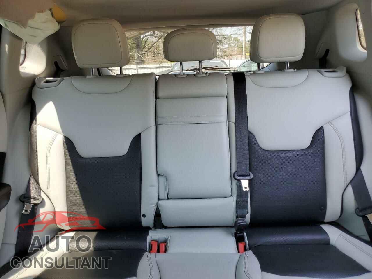 JEEP COMPASS 2018 - 3C4NJCCB8JT193424