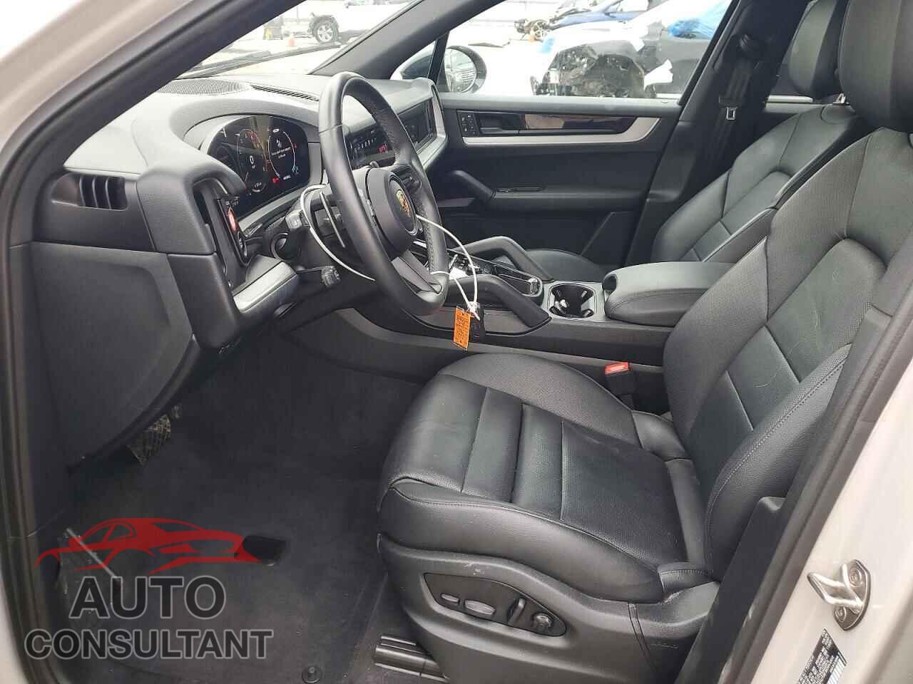PORSCHE CAYENNE 2024 - WP1AA2AY4RDA08771