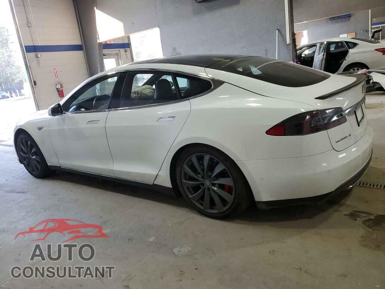 TESLA MODEL S 2015 - 5YJSA1E4XFF110720