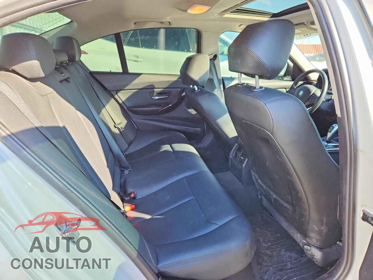 BMW 3 SERIES 2012 - WBA3B1C51CFX99614