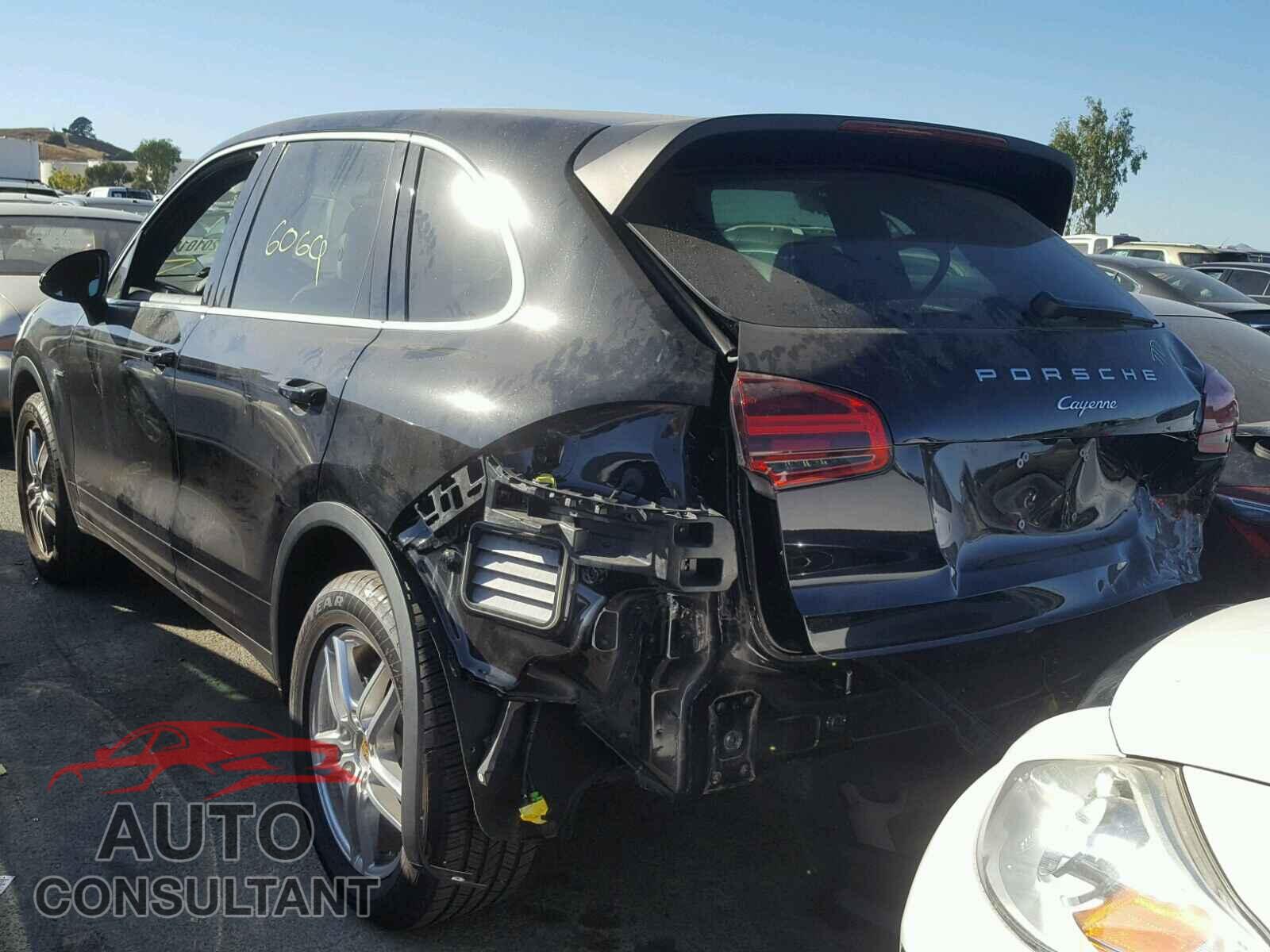 PORSCHE CAYENNE 2016 - WP1AF2A28GKA43156