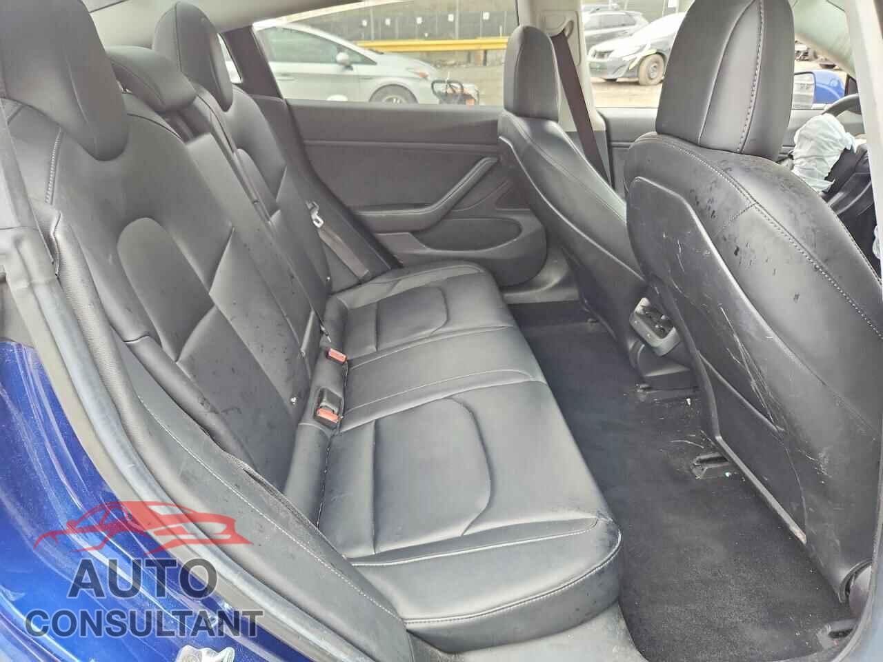 TESLA MODEL 3 2018 - 5YJ3E1EA0JF007247