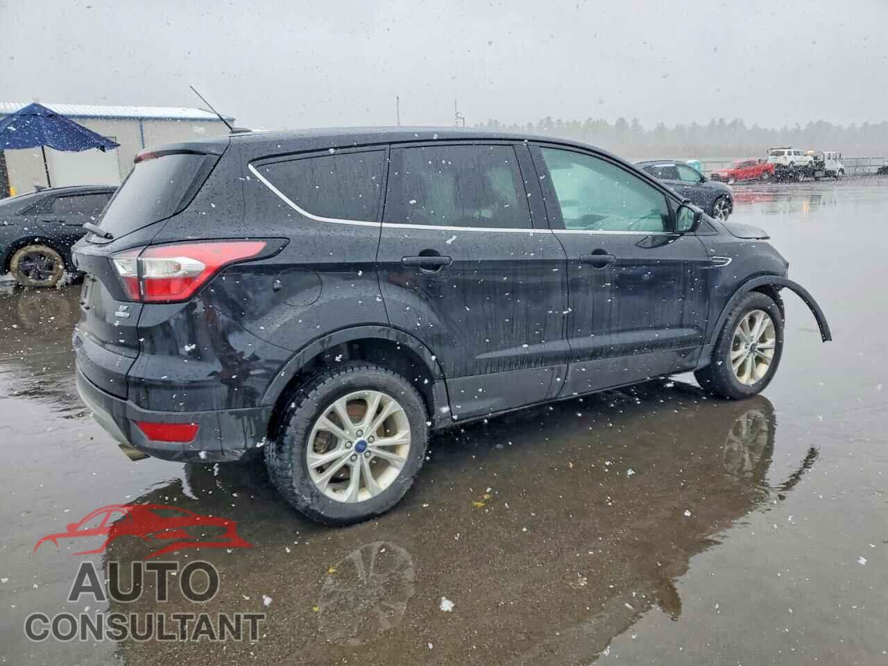 FORD ESCAPE 2017 - 1FMCU9GD3HUE18485