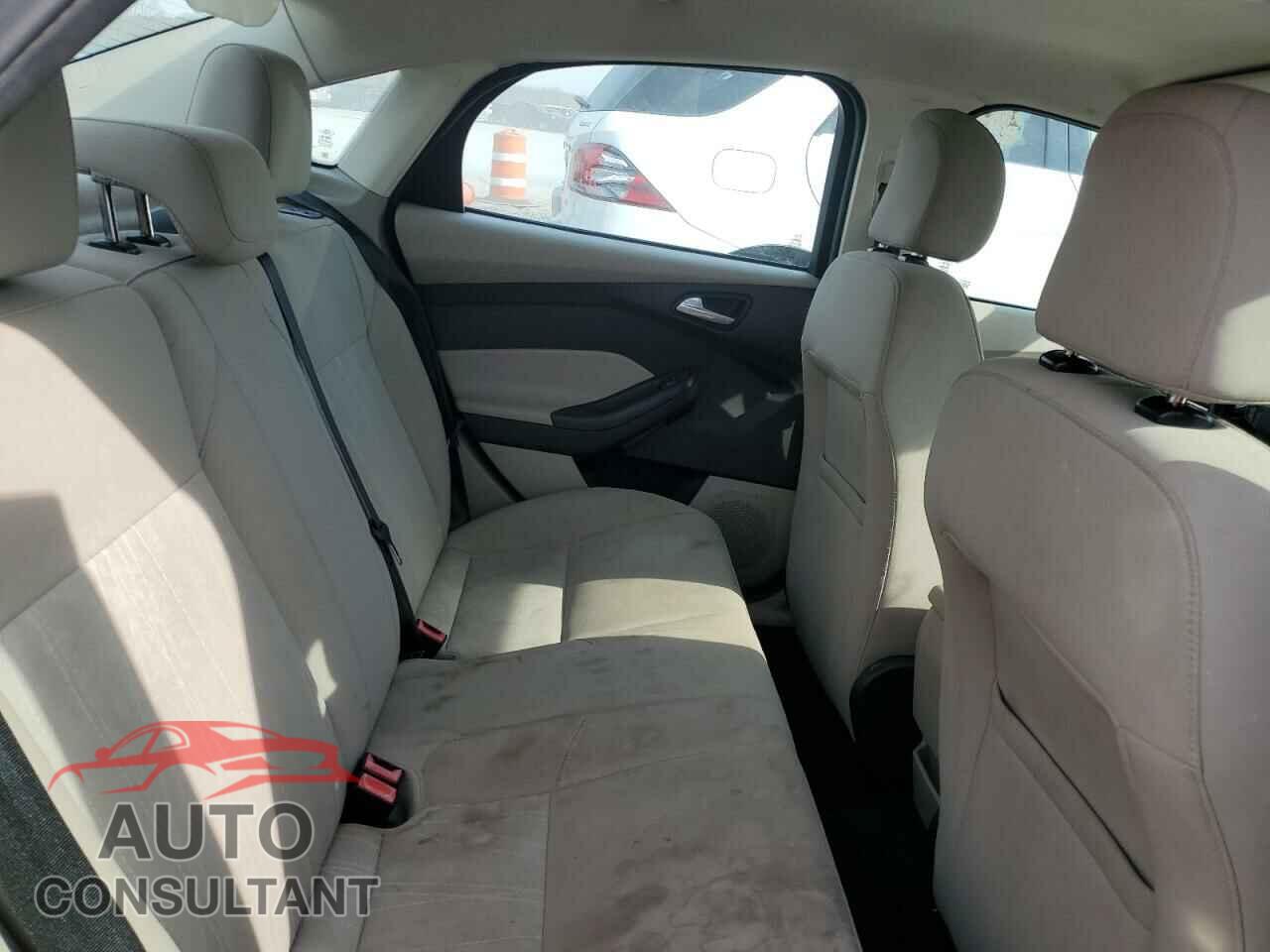 FORD FOCUS 2016 - 1FADP3F27GL205630