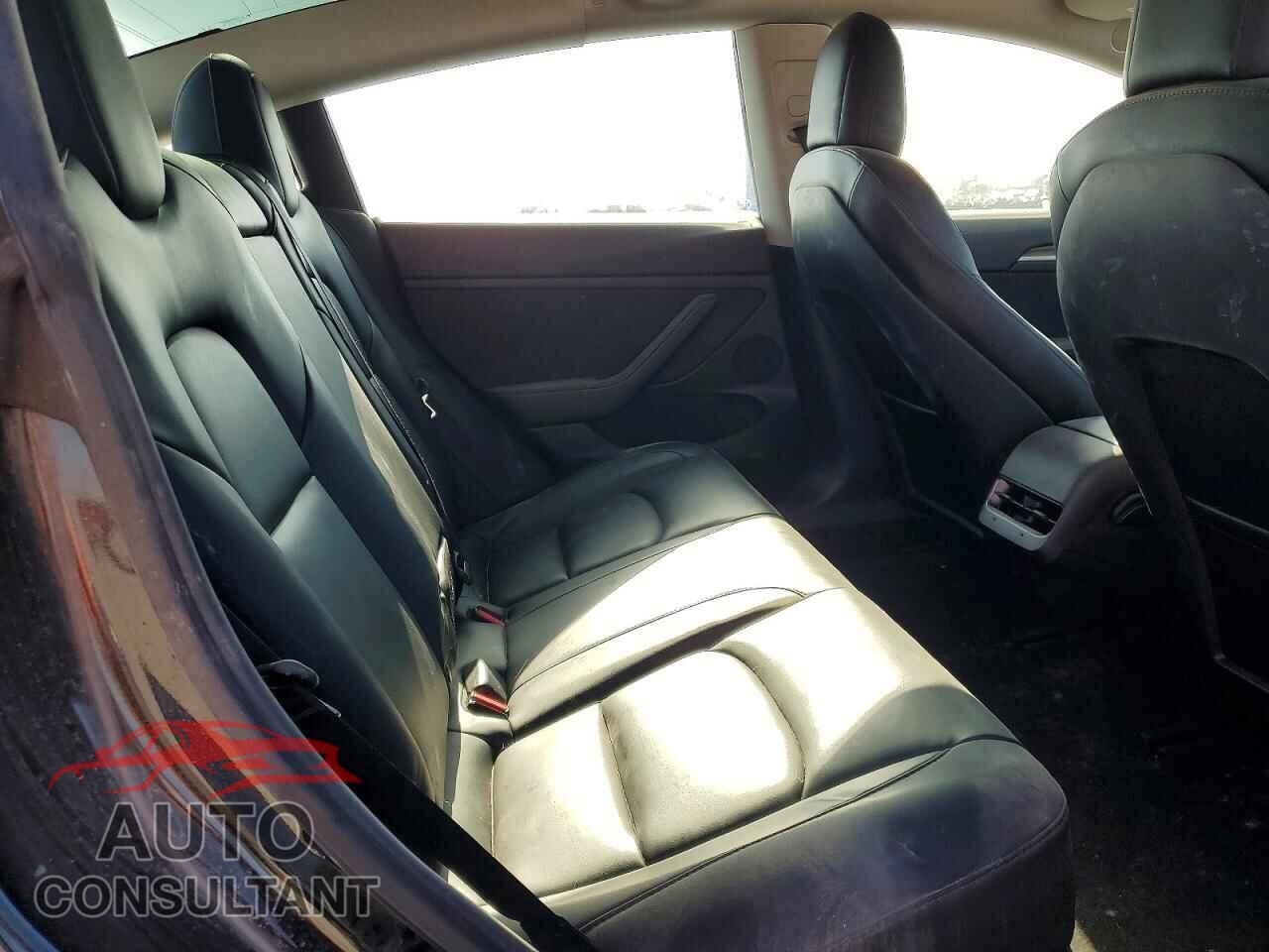 TESLA MODEL 3 2021 - 5YJ3E1EA0MF092806
