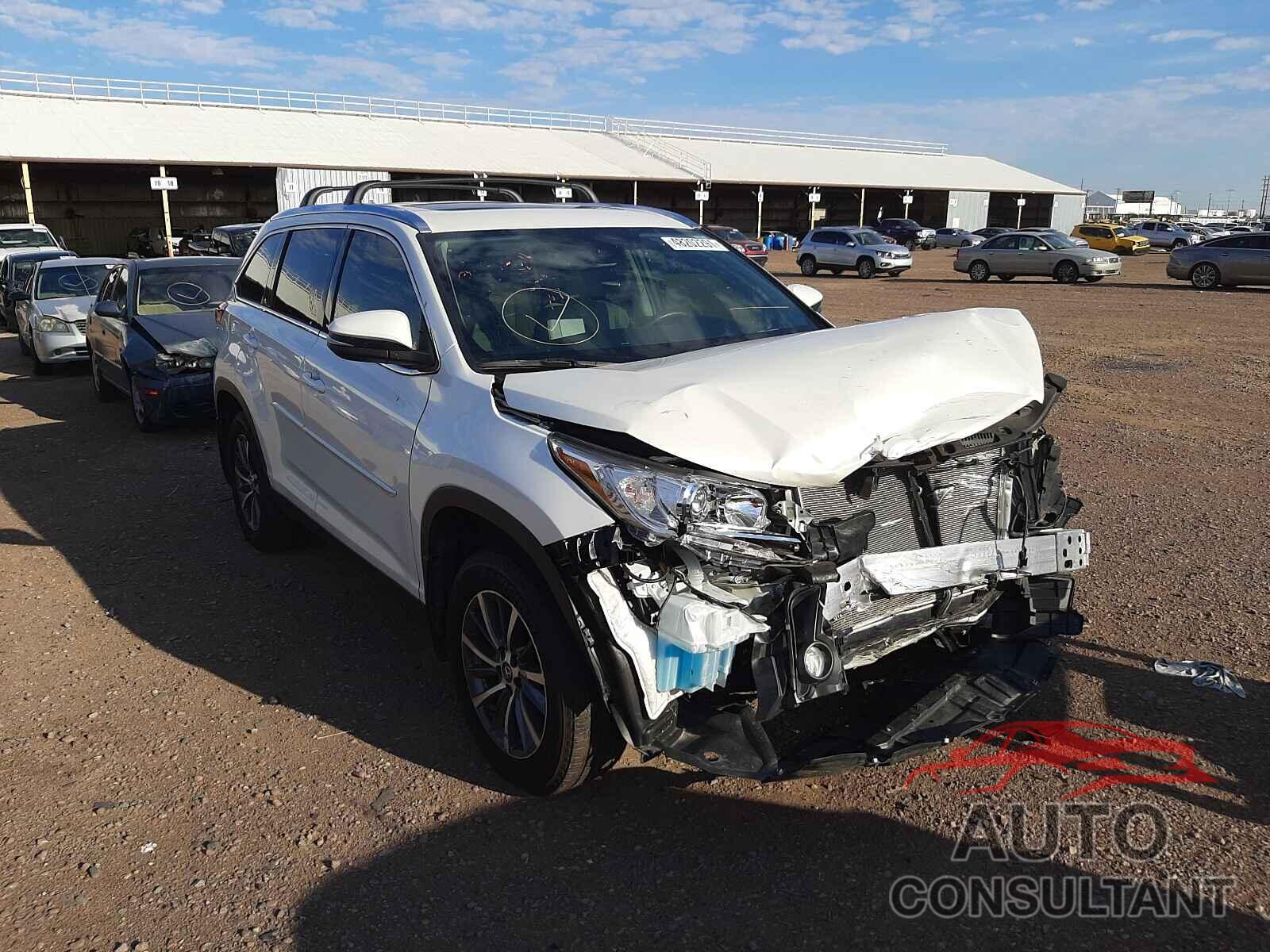 TOYOTA HIGHLANDER 2019 - 5TDJZRFH2KS574045